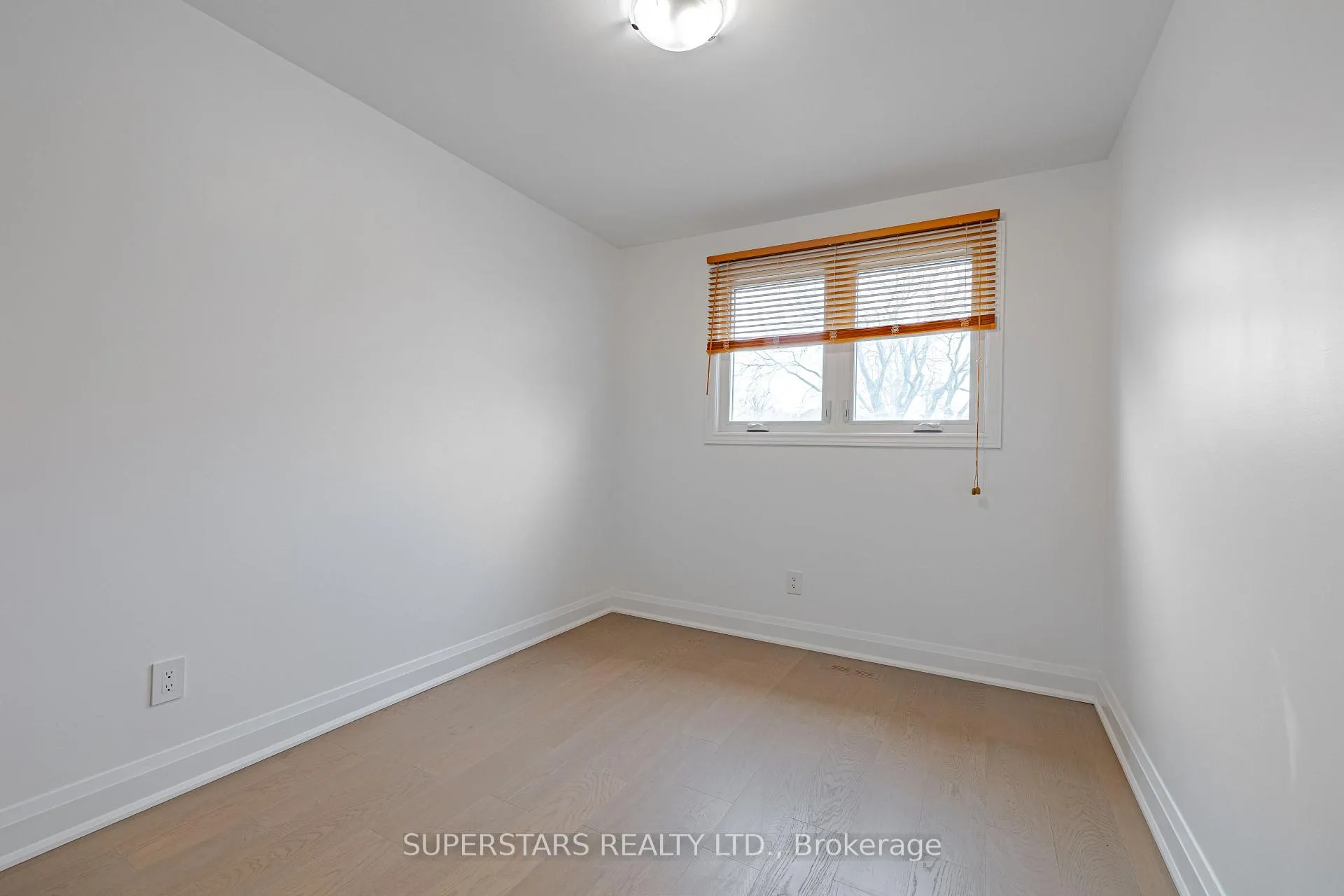 Photo 15 of Unit UPPER, 39 Evergreen Drive, Whitby, Blue Grass Meadows — HOMEH