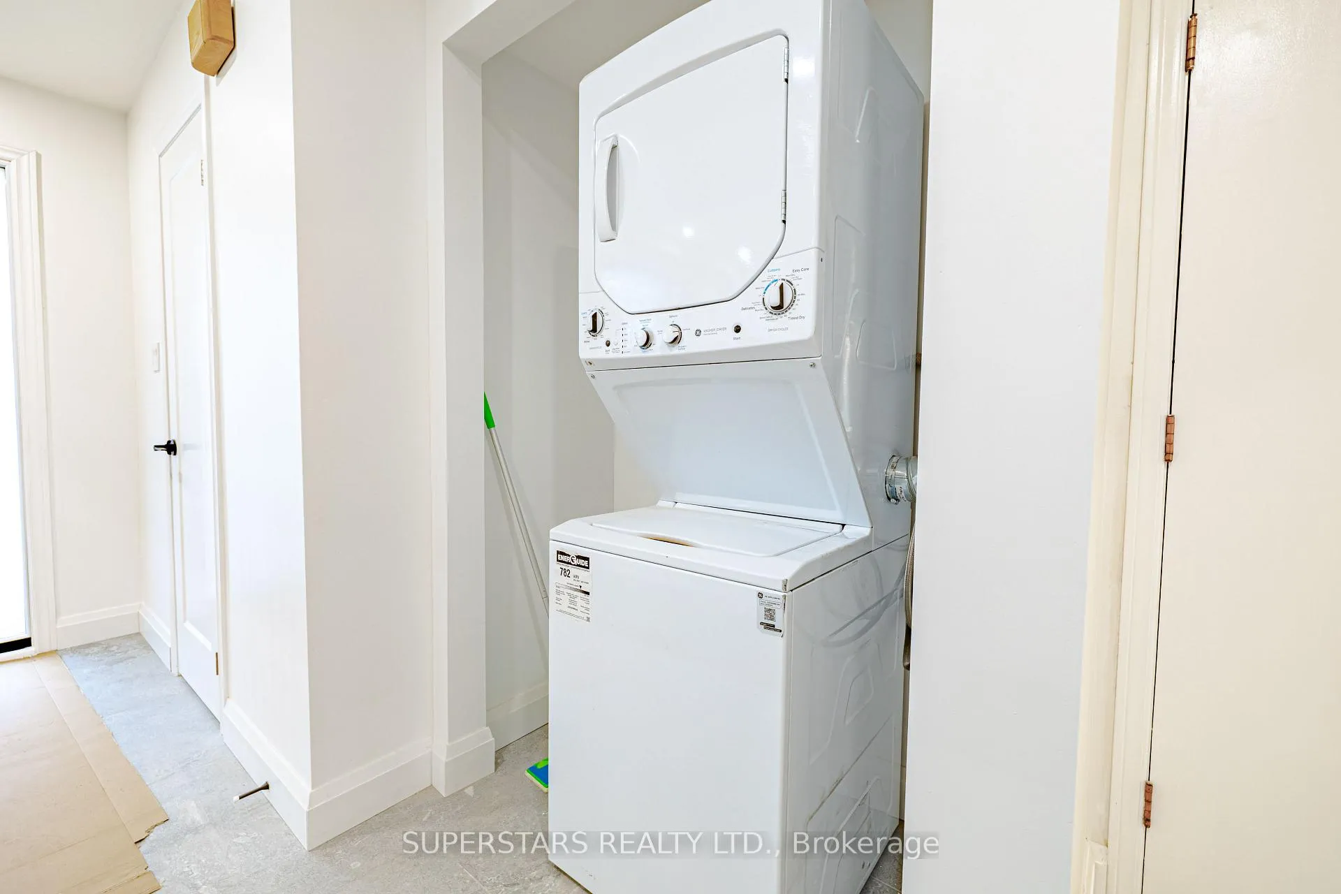 Photo 17 of Unit UPPER, 39 Evergreen Drive, Whitby, Blue Grass Meadows — HOMEH