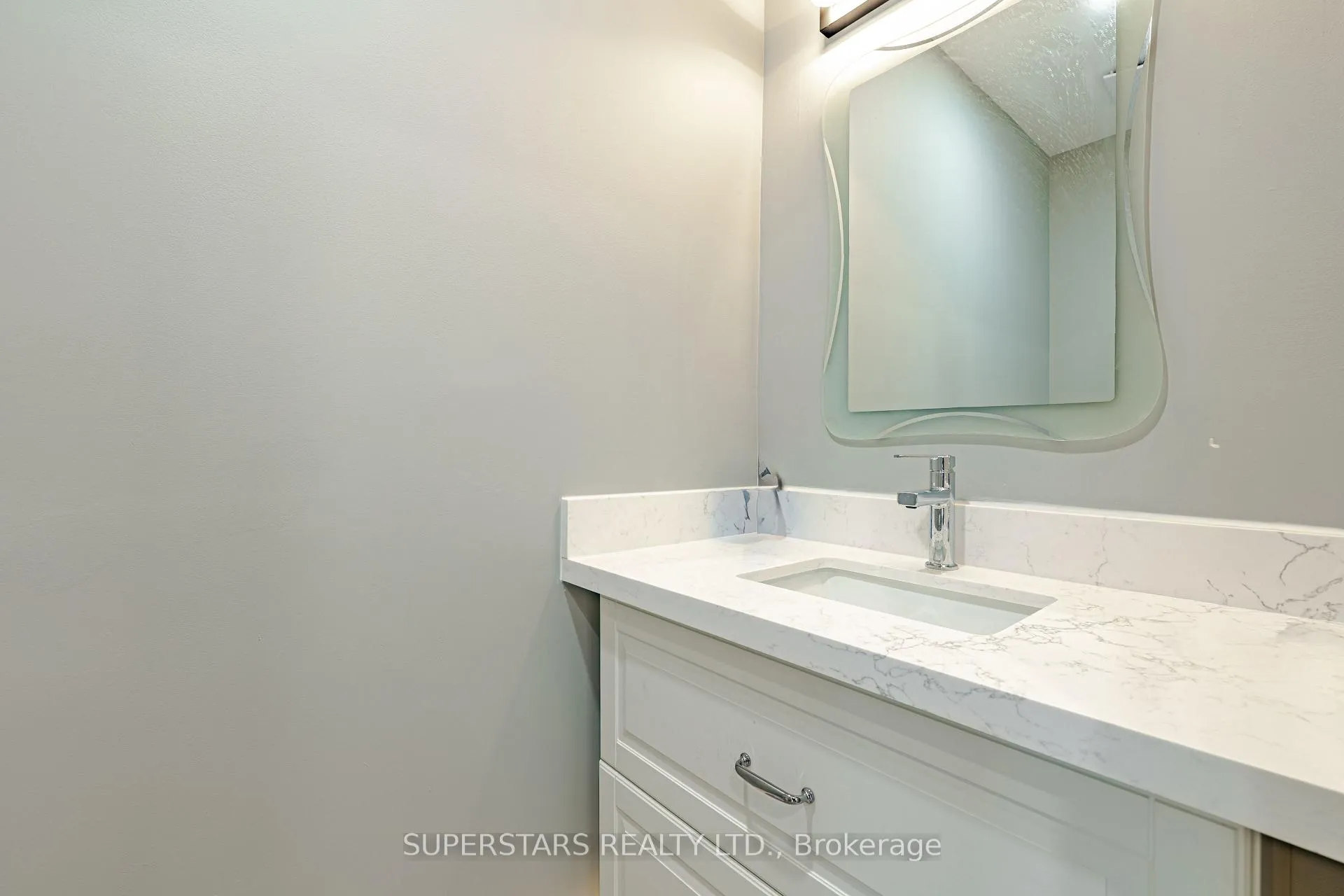 Photo 18 of Unit UPPER, 39 Evergreen Drive, Whitby, Blue Grass Meadows — HOMEH