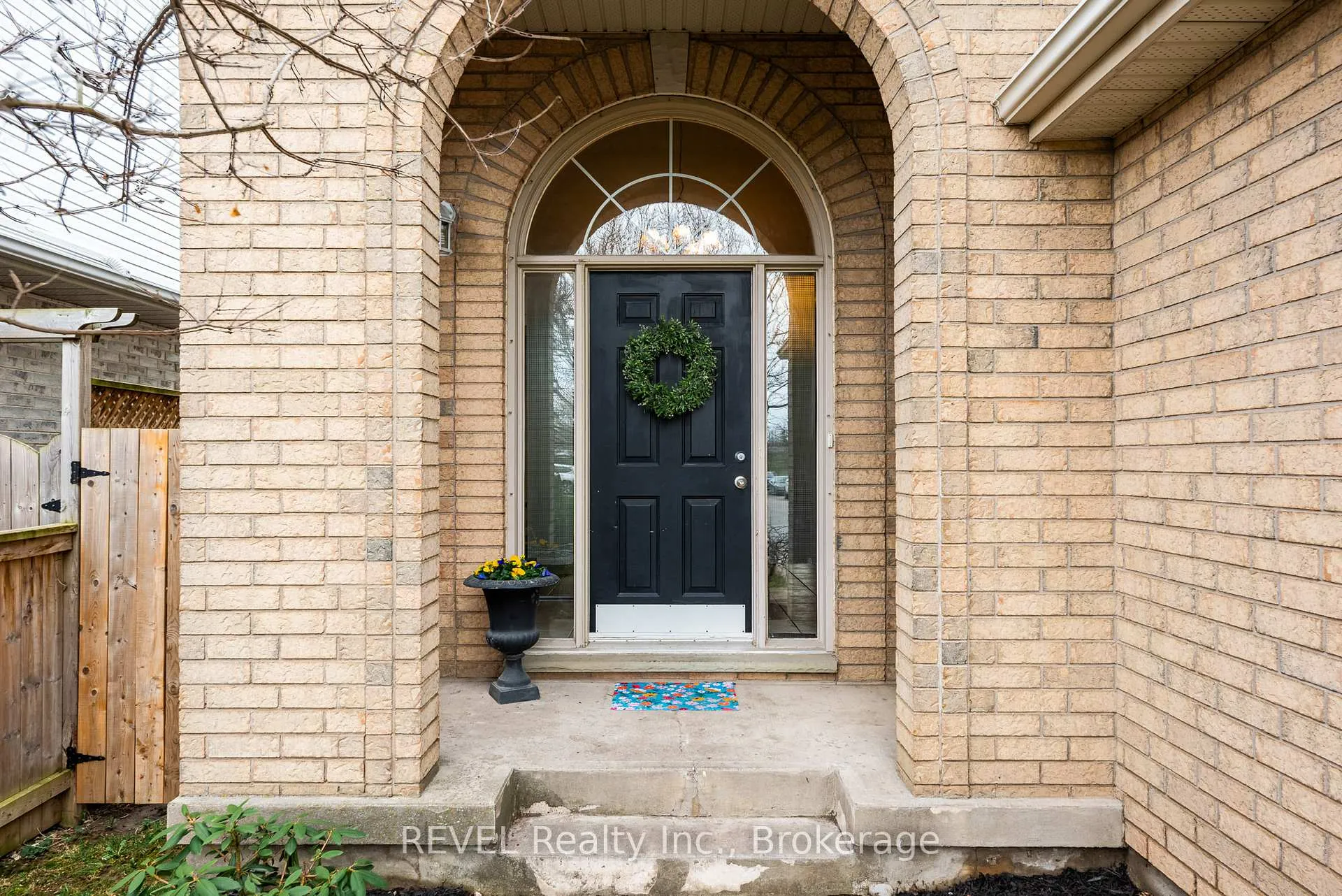 Photo 4 of 152 Summers Drive, Thorold, Confederation Heights — HOMEH