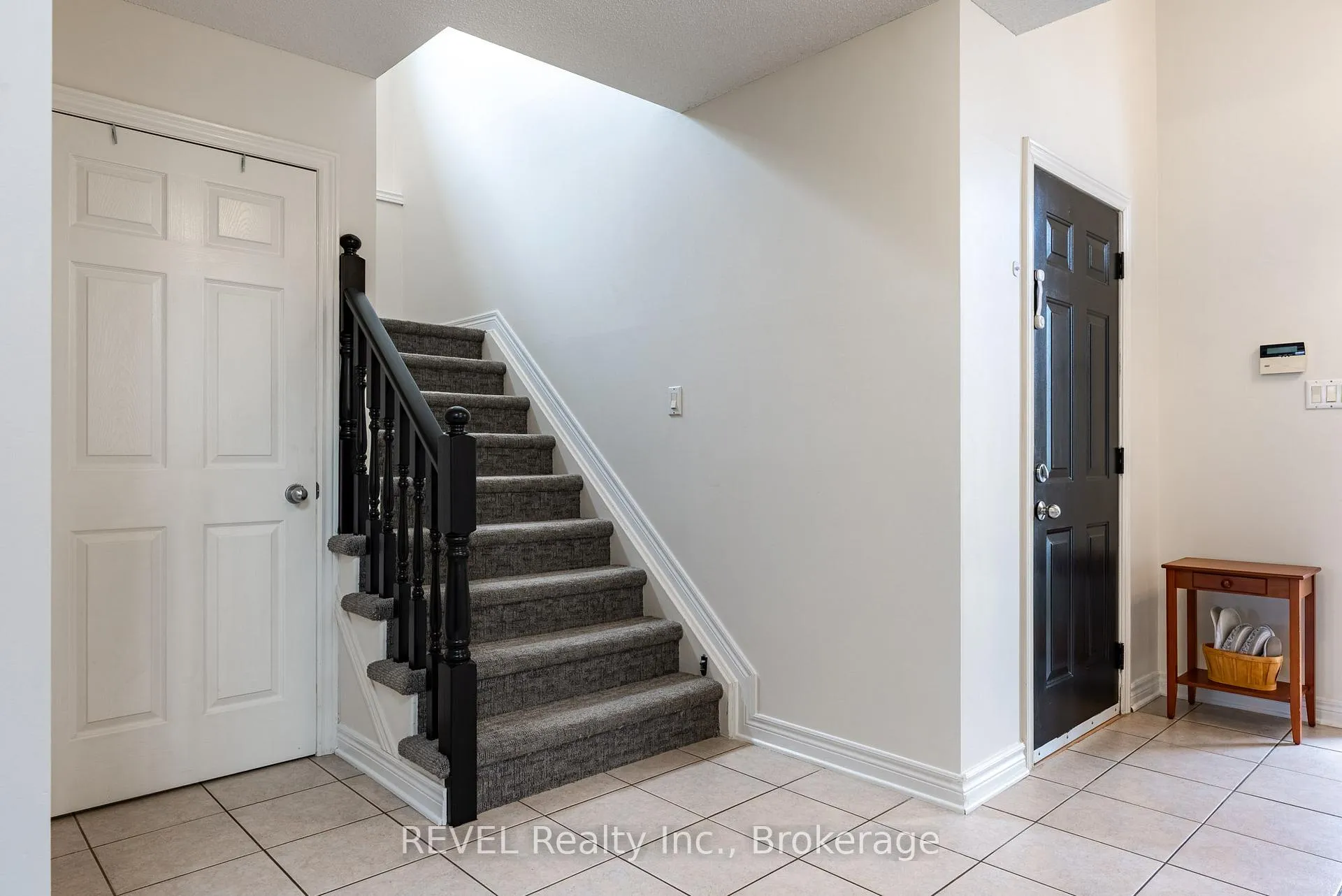 Photo 8 of 152 Summers Drive, Thorold, Confederation Heights — HOMEH
