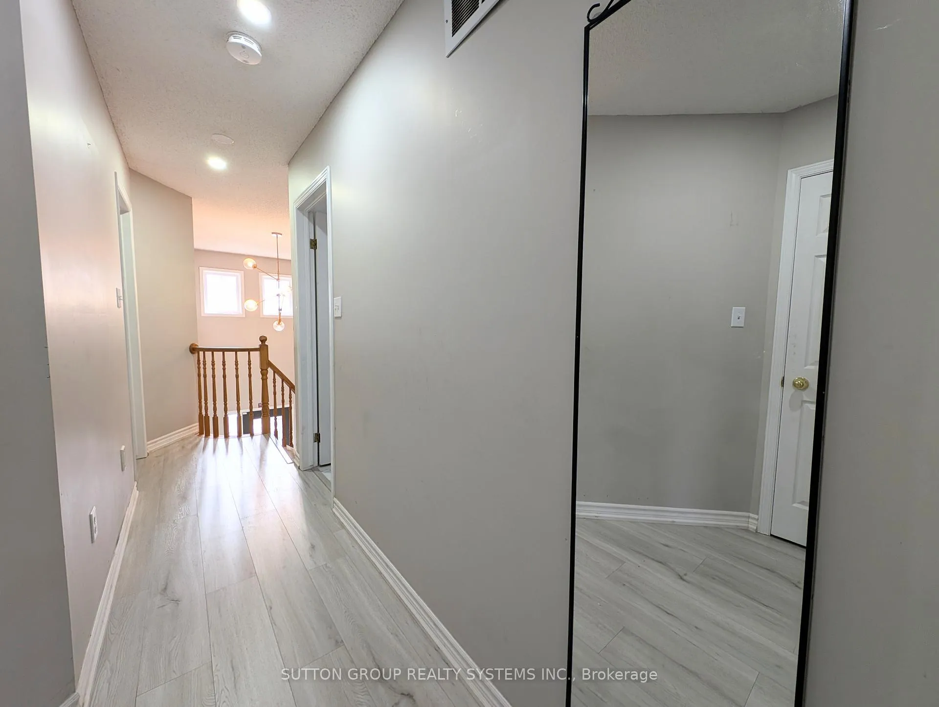 Photo 13 of 1411 Tobyn Drive, Burlington, Tansley — HOMEH