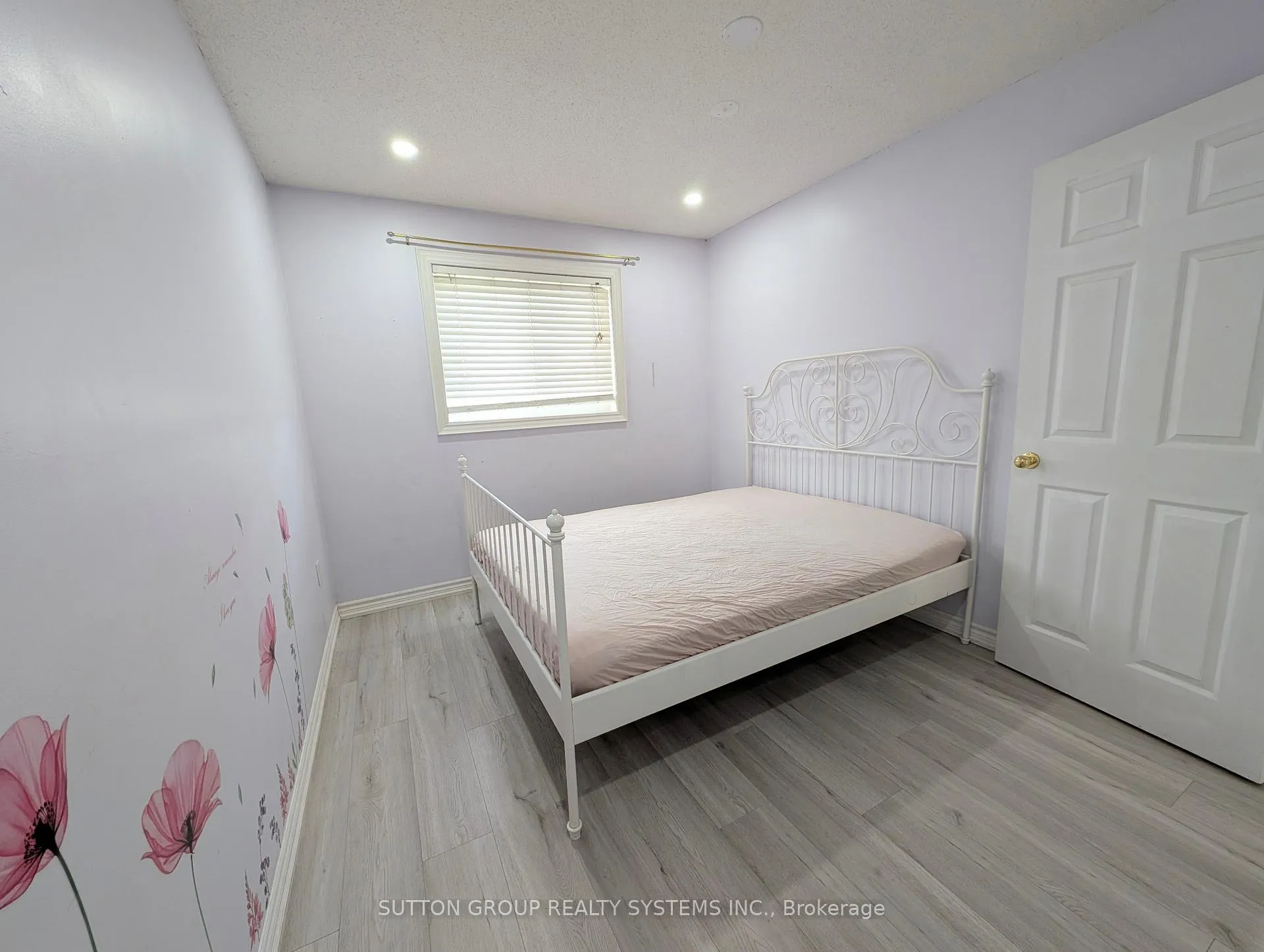 Photo 17 of 1411 Tobyn Drive, Burlington, Tansley — HOMEH