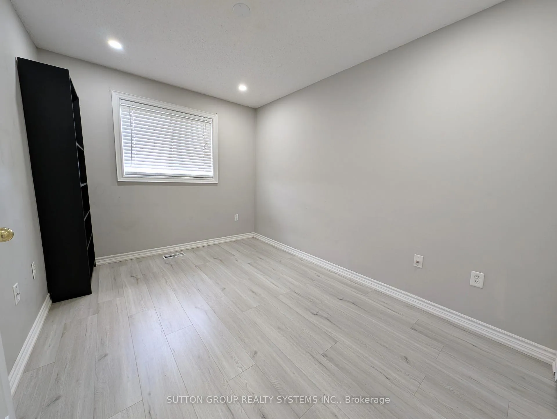 Photo 19 of 1411 Tobyn Drive, Burlington, Tansley — HOMEH