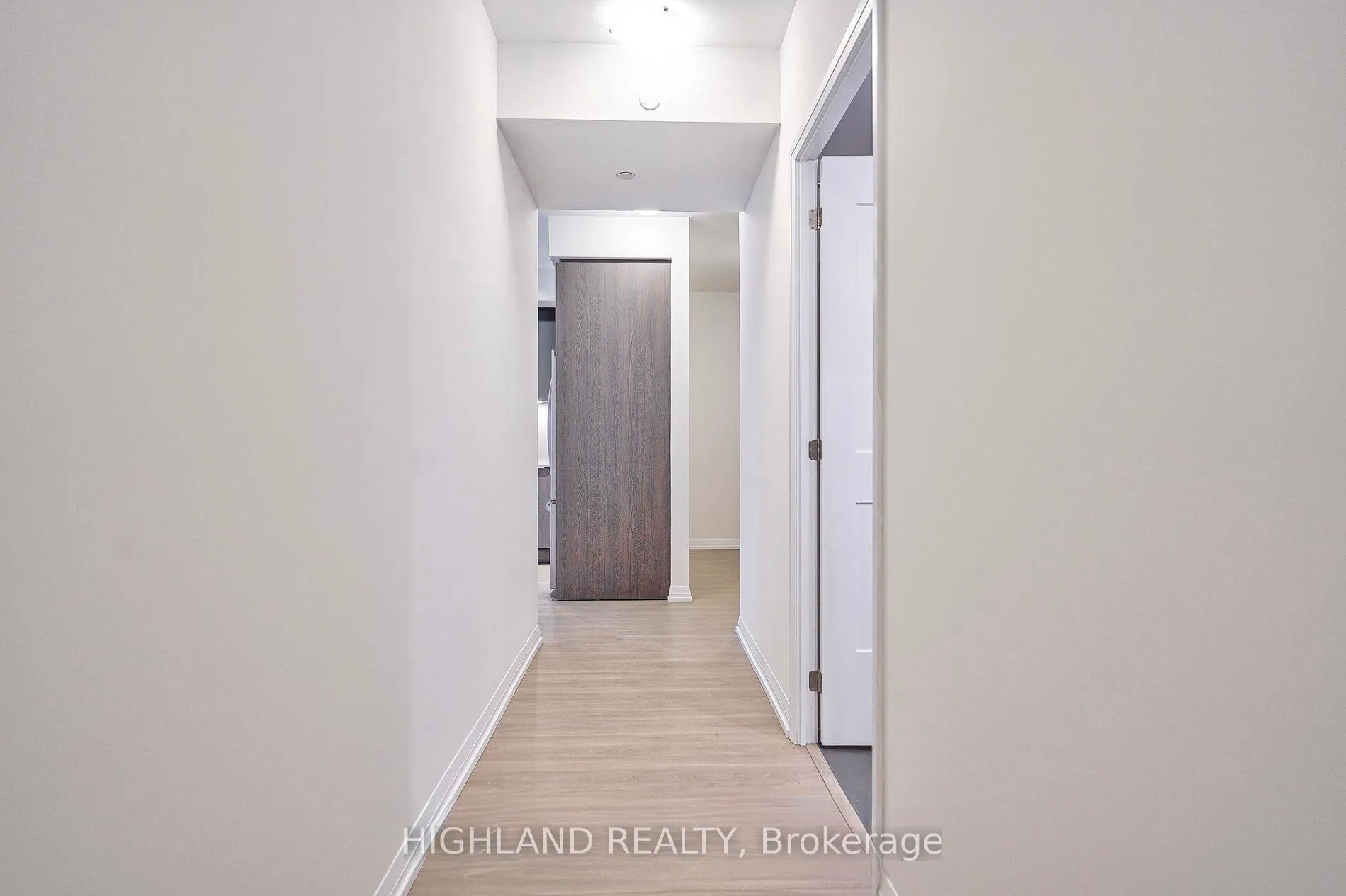 Photo 2 of Unit 1612, 50 Dunfield Avenue, Toronto, Mount Pleasant West — HOMEH