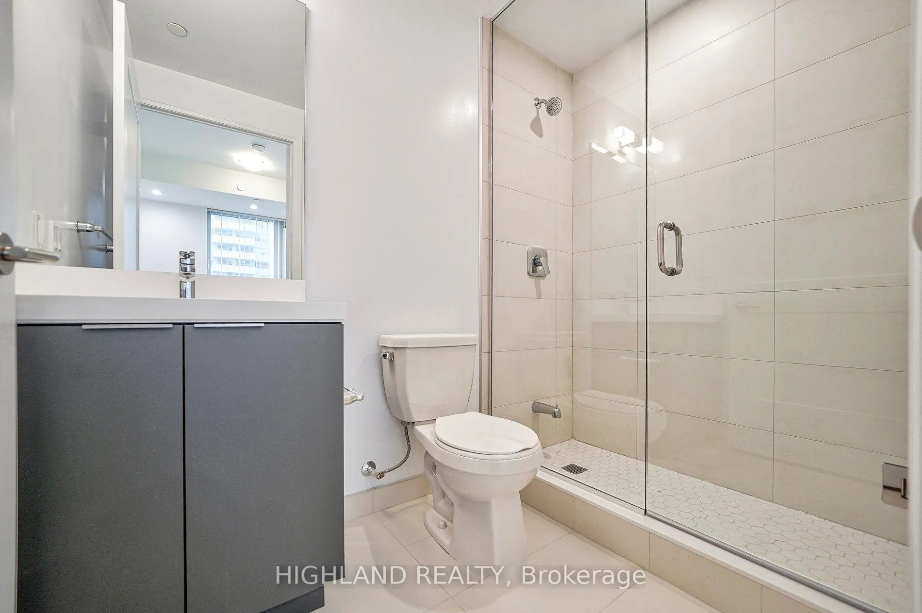 Photo 8 of Unit 1612, 50 Dunfield Avenue, Toronto, Mount Pleasant West — HOMEH