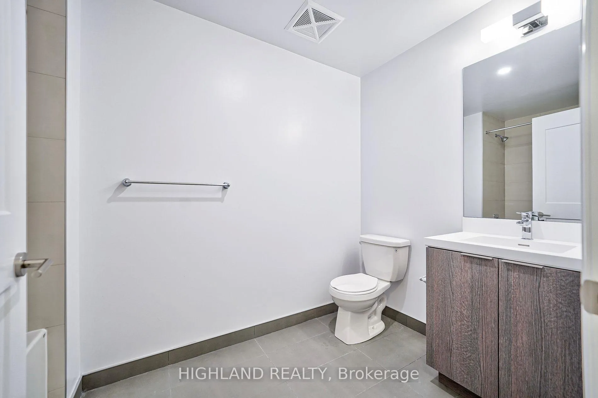 Photo 10 of Unit 1612, 50 Dunfield Avenue, Toronto, Mount Pleasant West — HOMEH