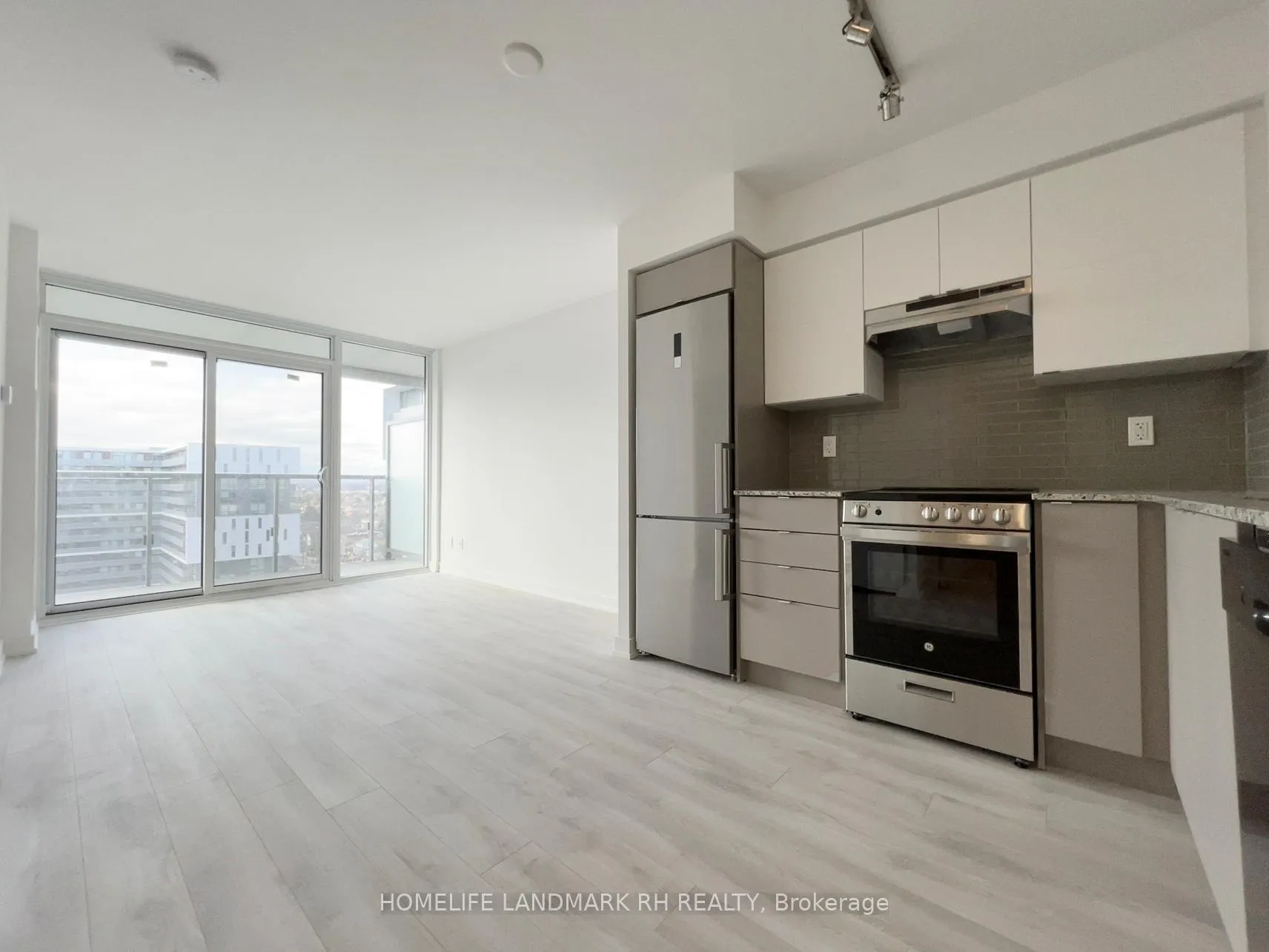 Photo 2 of Unit 1319, 120 Varna Drive, Toronto, Englemount-Lawrence — HOMEH