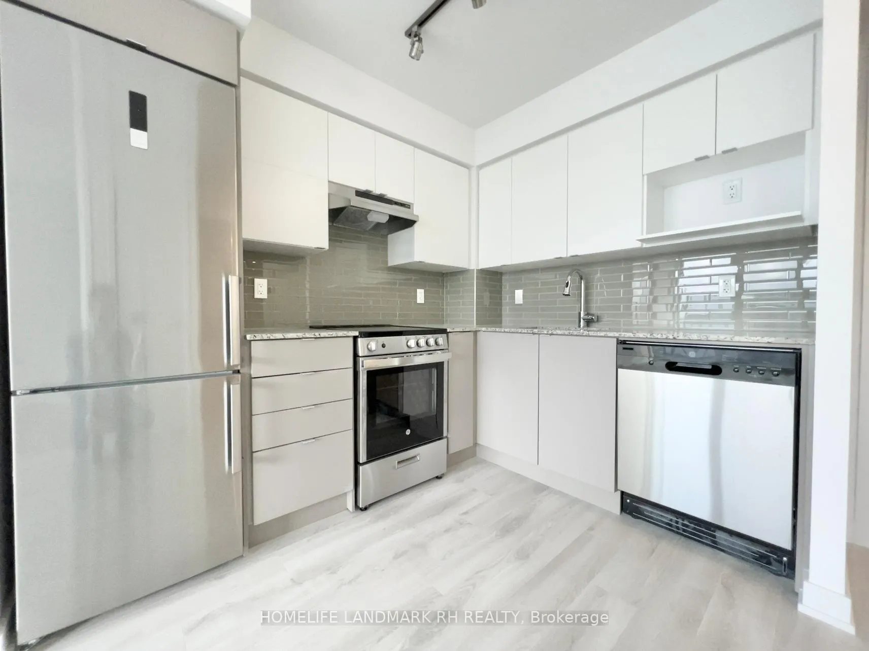 Photo 3 of Unit 1319, 120 Varna Drive, Toronto, Englemount-Lawrence — HOMEH