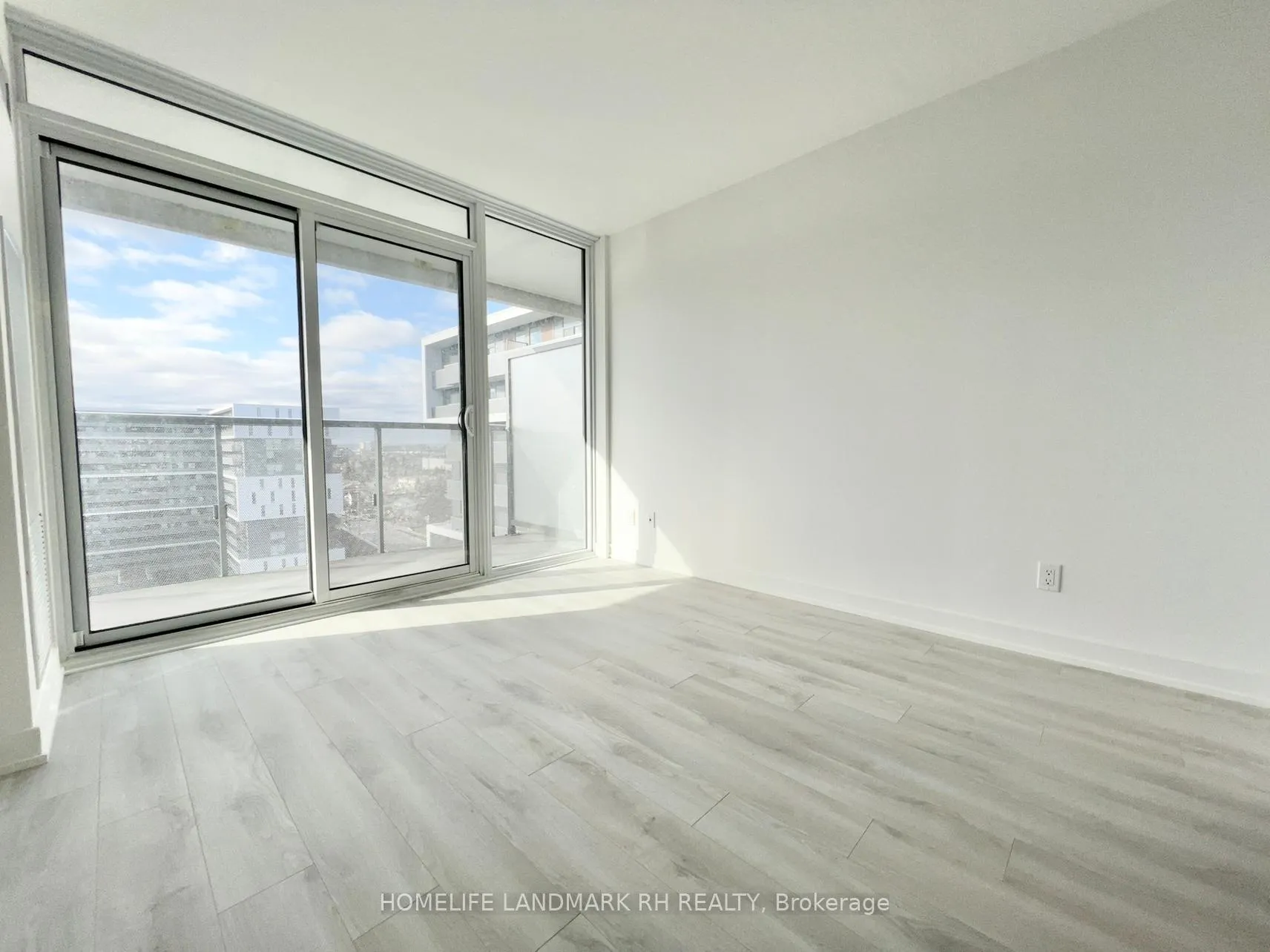 Photo 4 of Unit 1319, 120 Varna Drive, Toronto, Englemount-Lawrence — HOMEH