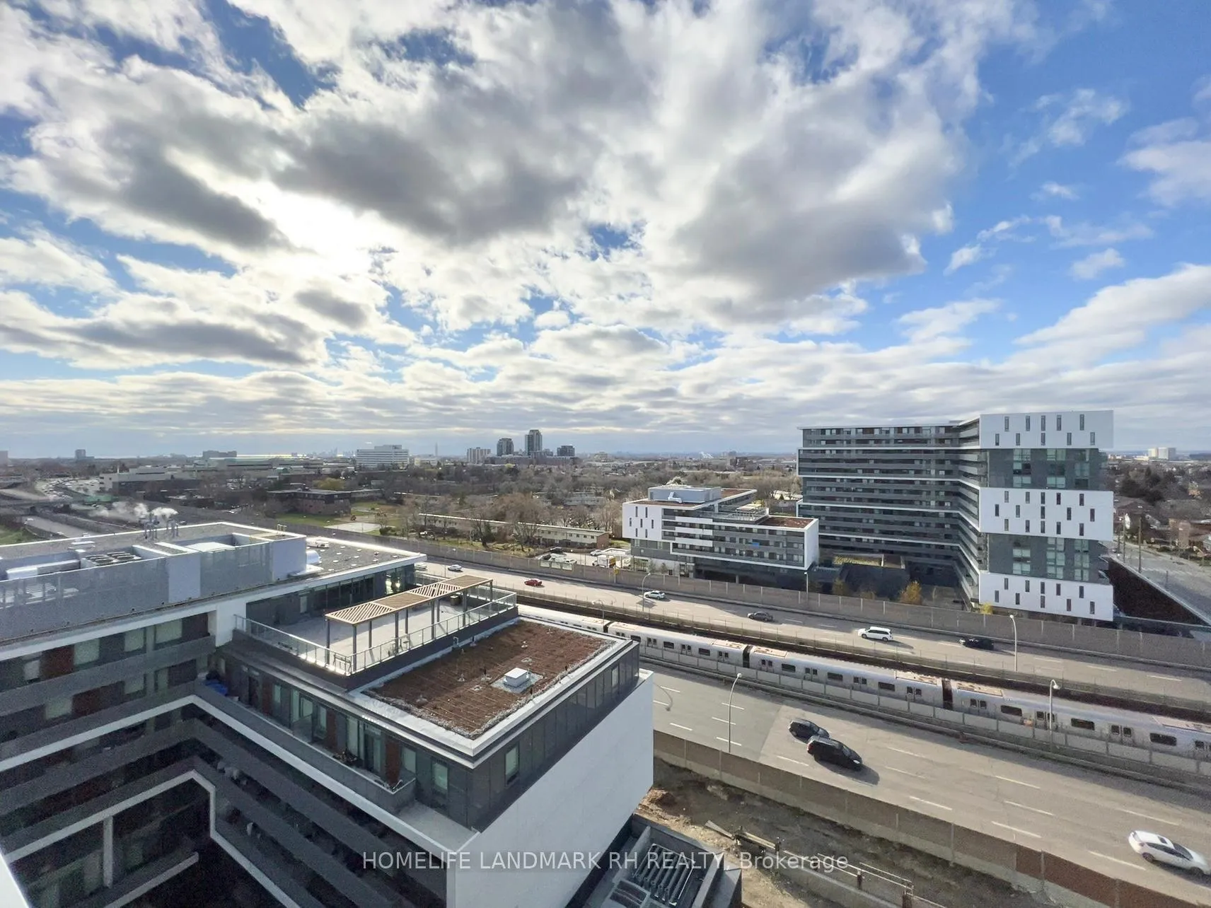Photo 8 of Unit 1319, 120 Varna Drive, Toronto, Englemount-Lawrence — HOMEH