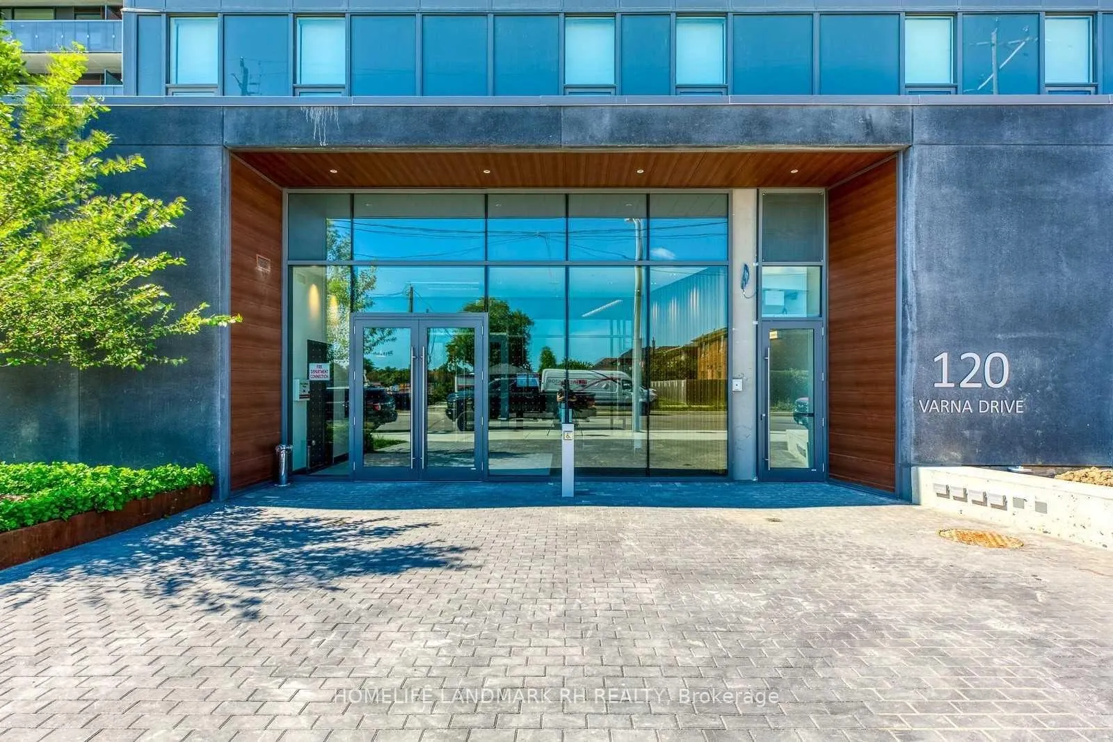 Photo 10 of Unit 1319, 120 Varna Drive, Toronto, Englemount-Lawrence — HOMEH