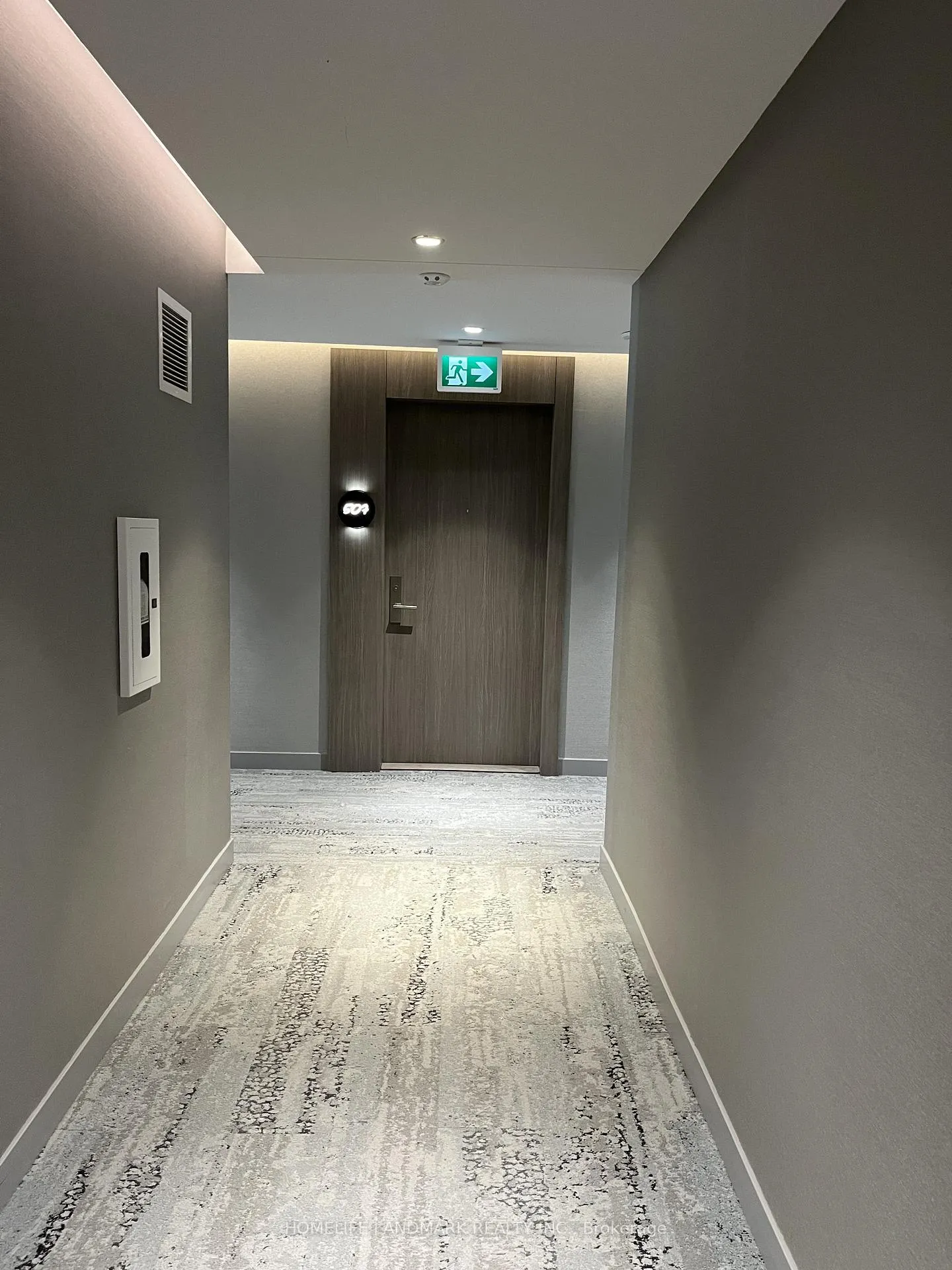 Photo 3 of Unit 507, 161 Roehampton Avenue, Toronto, Mount Pleasant West — HOMEH