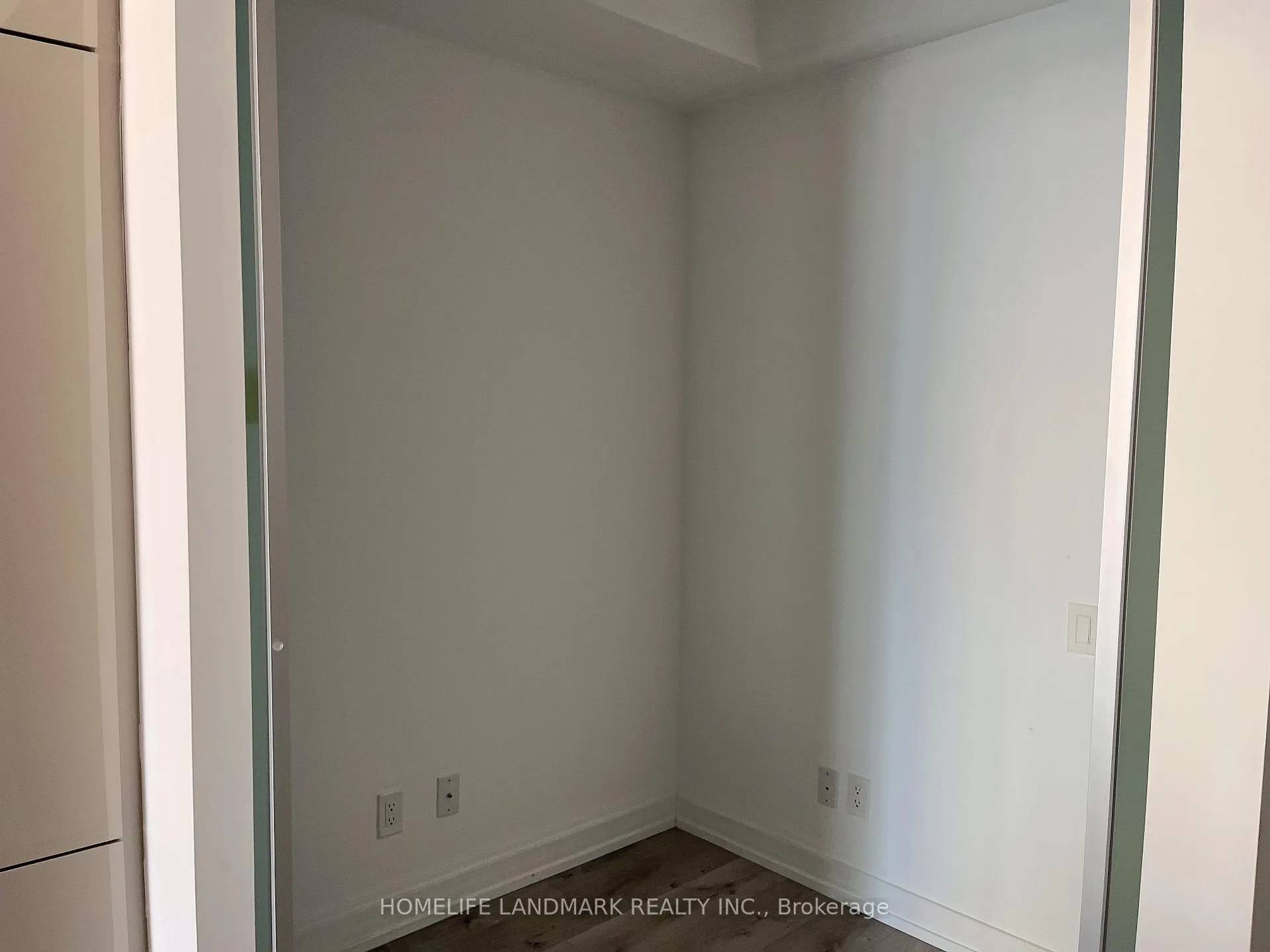 Photo 6 of Unit 507, 161 Roehampton Avenue, Toronto, Mount Pleasant West — HOMEH