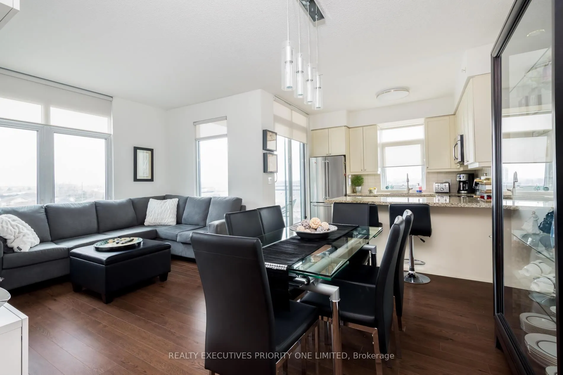 Photo 6 of Unit 511, 24 Woodstream Boulevard, Vaughan, Vaughan Grove — HOMEH