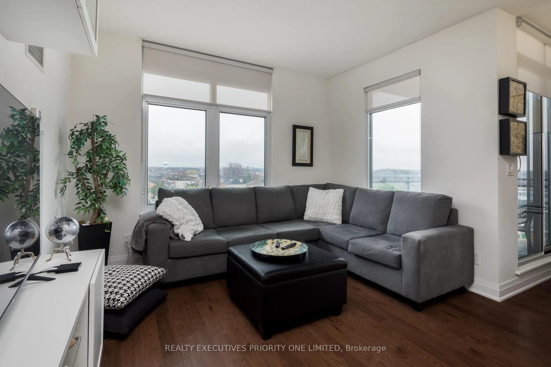 Photo 8 of Unit 511, 24 Woodstream Boulevard, Vaughan, Vaughan Grove — HOMEH
