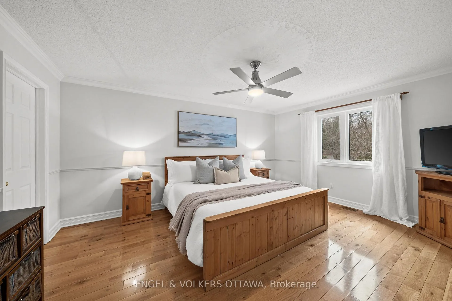 Photo 21 of 129 Corvinelli Crescent, Russell, Village of Russell — HOMEH