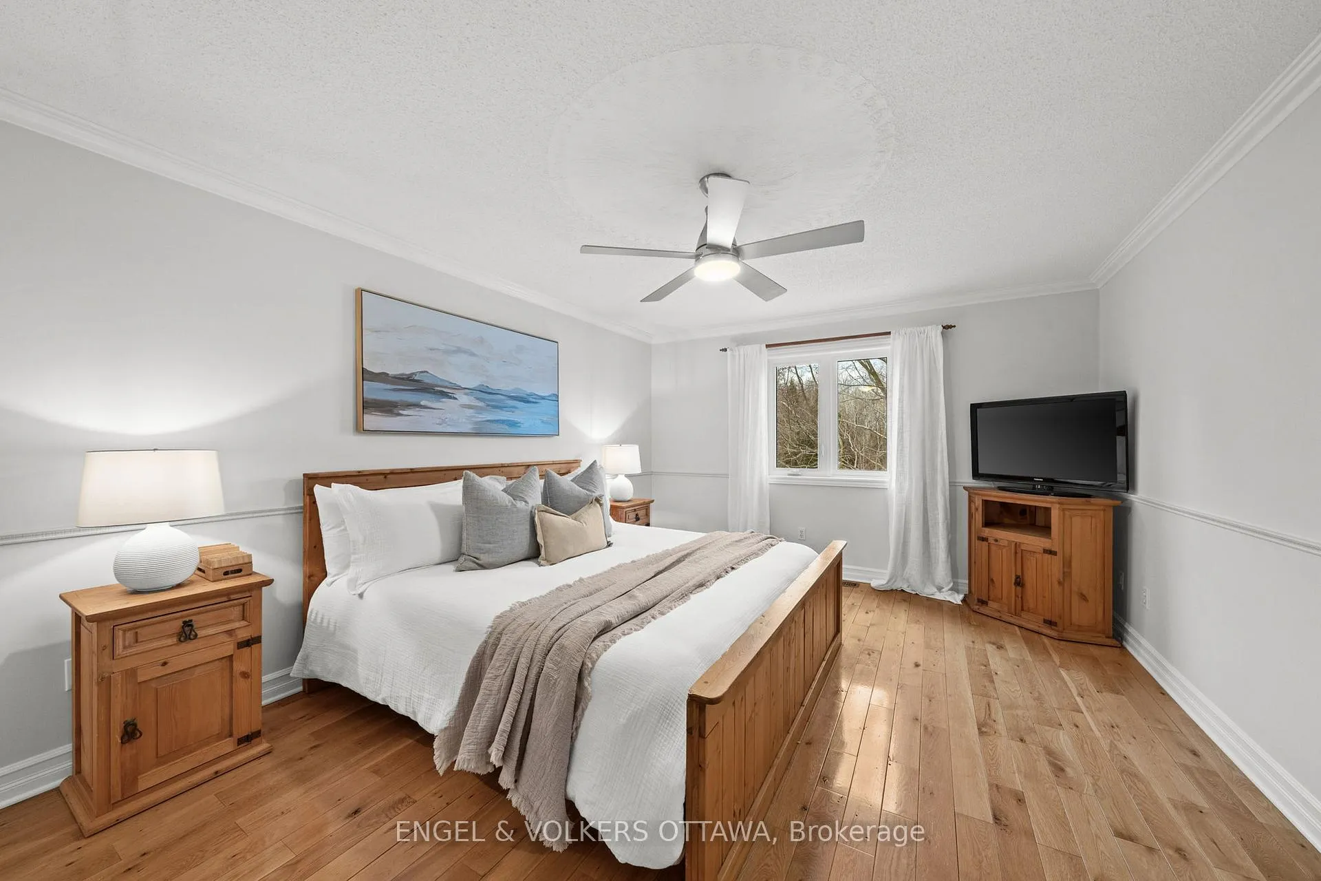 Photo 22 of 129 Corvinelli Crescent, Russell, Village of Russell — HOMEH