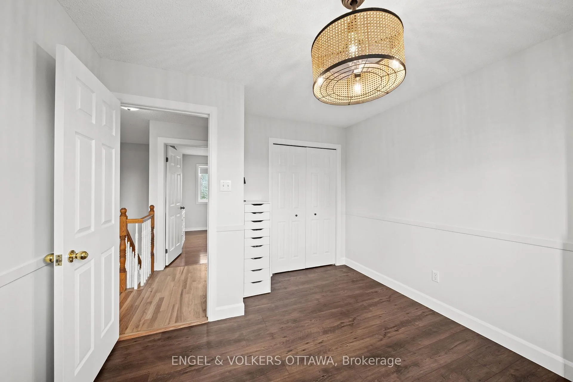 Photo 31 of 129 Corvinelli Crescent, Russell, Village of Russell — HOMEH