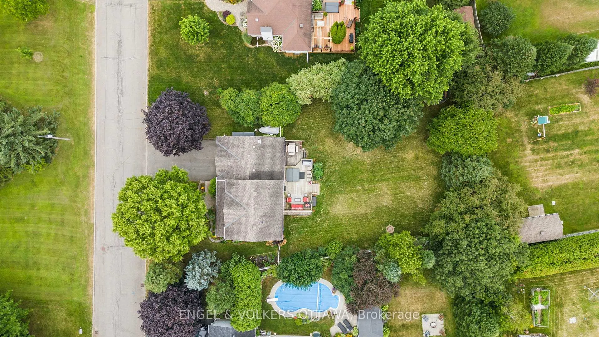 Photo 44 of 129 Corvinelli Crescent, Russell, Village of Russell — HOMEH