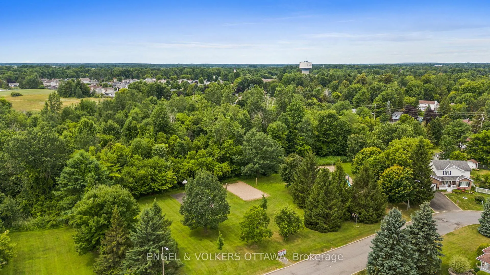 Photo 47 of 129 Corvinelli Crescent, Russell, Village of Russell — HOMEH