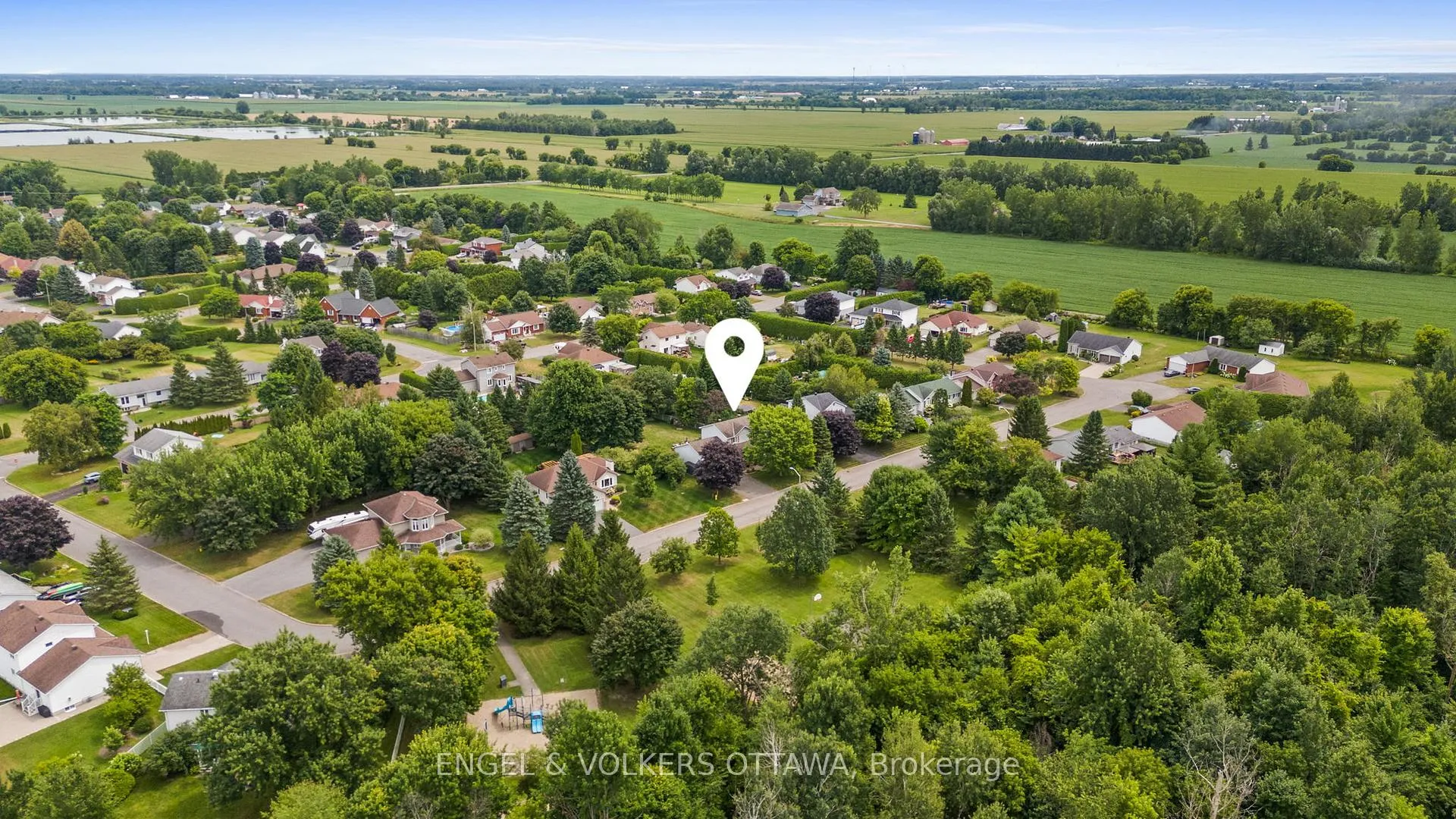 Photo 49 of 129 Corvinelli Crescent, Russell, Village of Russell — HOMEH