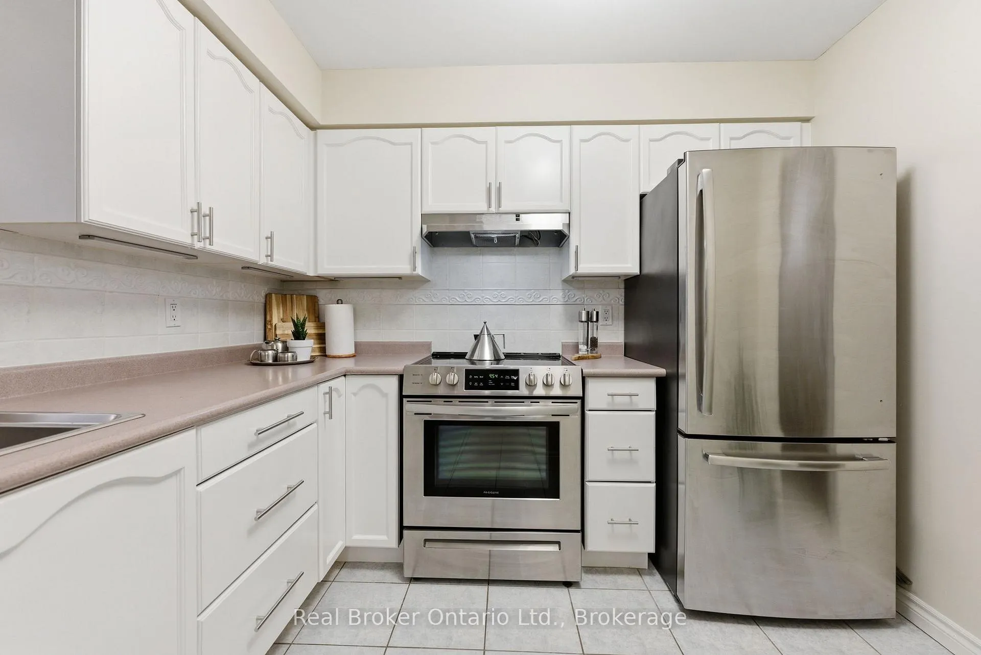 Photo 9 of Unit 1217, 100 Burloak Drive, Burlington, Appleby — HOMEH