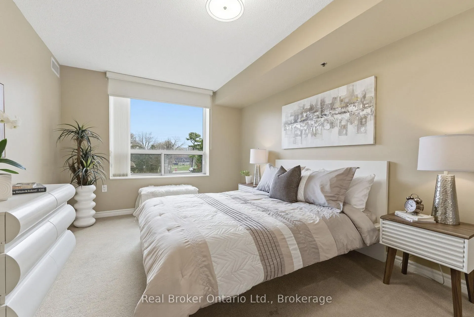 Photo 15 of Unit 1217, 100 Burloak Drive, Burlington, Appleby — HOMEH