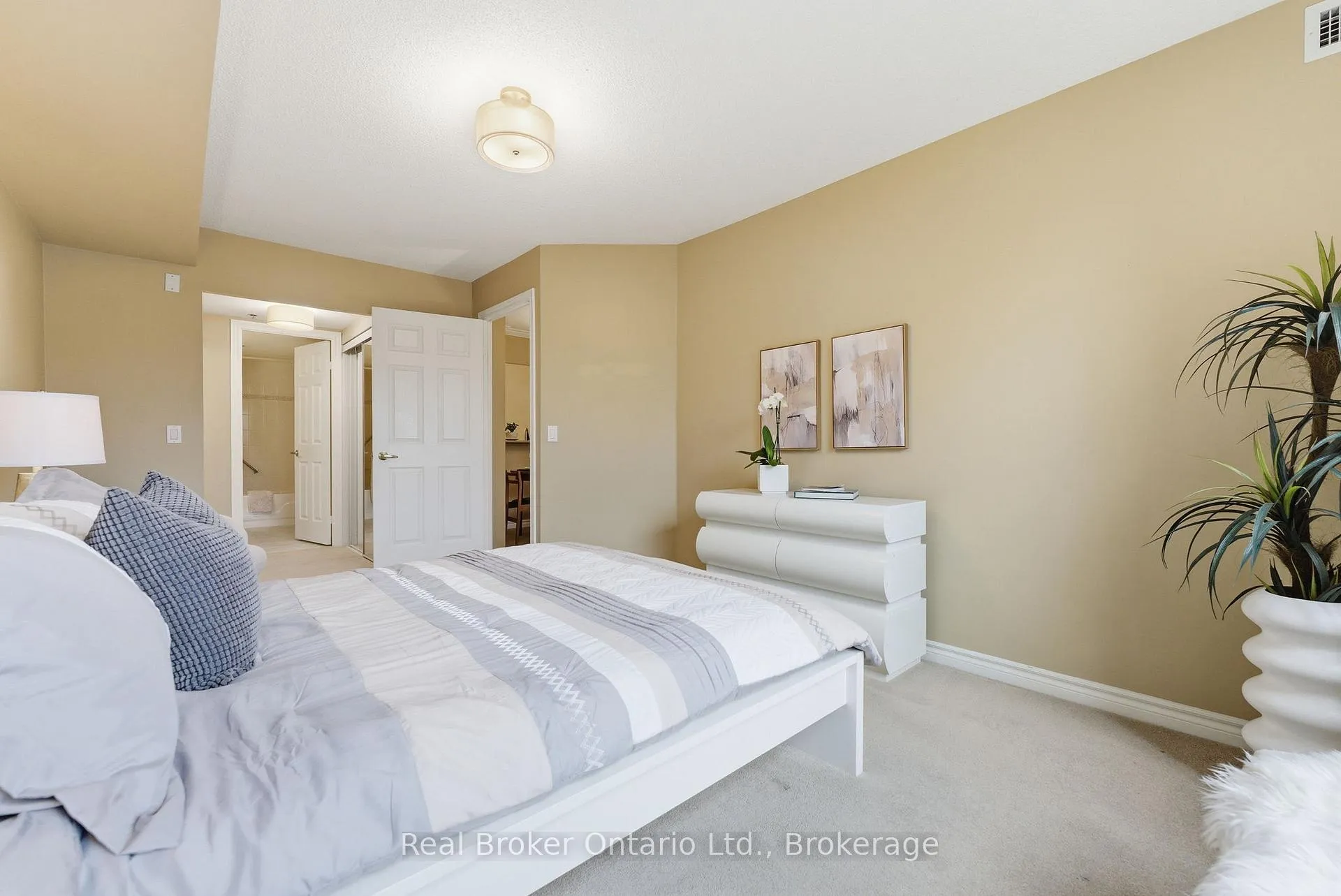 Photo 16 of Unit 1217, 100 Burloak Drive, Burlington, Appleby — HOMEH