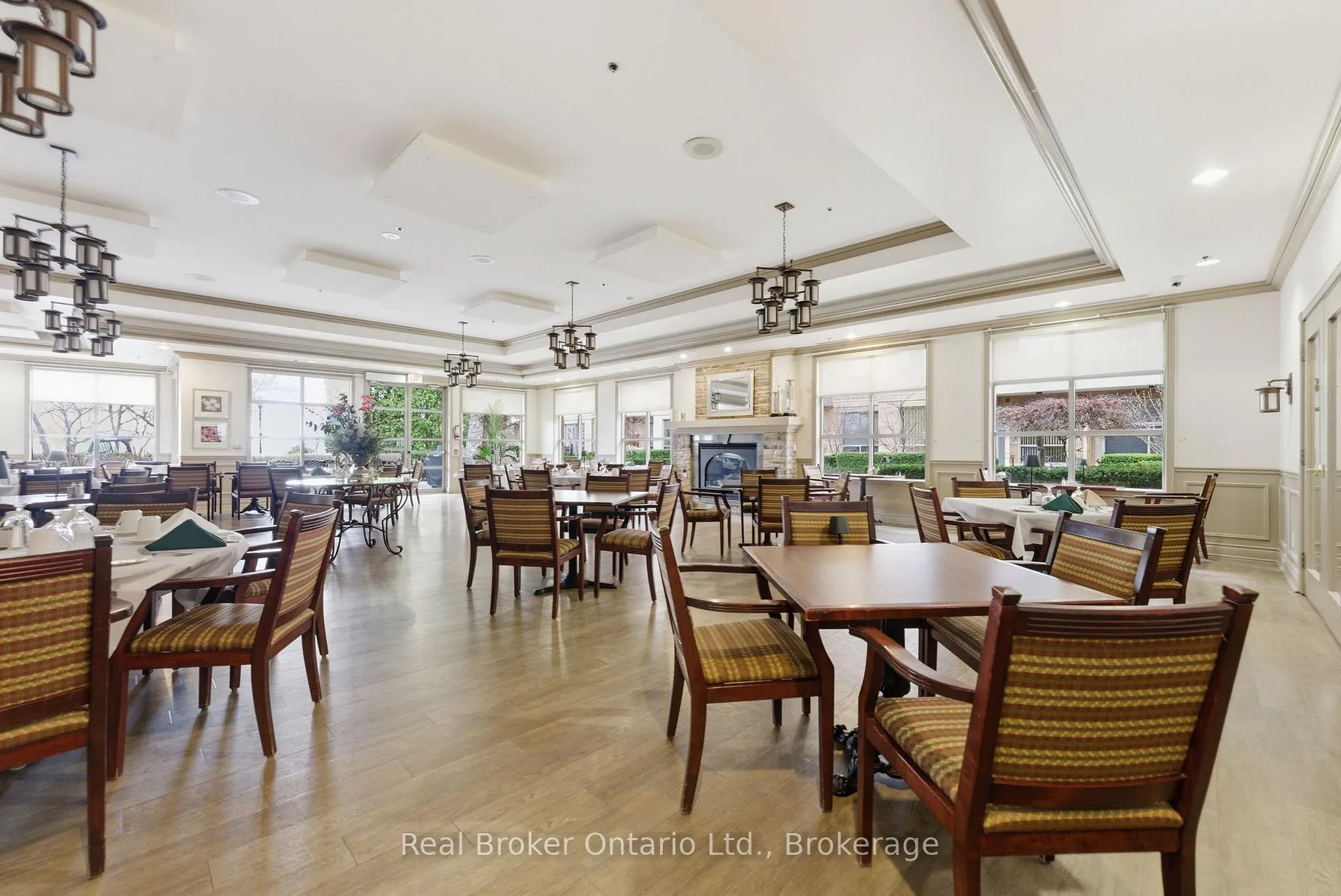 Photo 26 of Unit 1217, 100 Burloak Drive, Burlington, Appleby — HOMEH