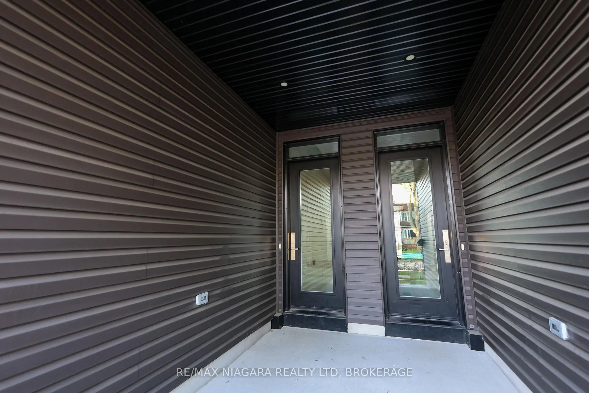 Photo 2 of 68 First Street, Welland, Lincoln/Crowland — HOMEH