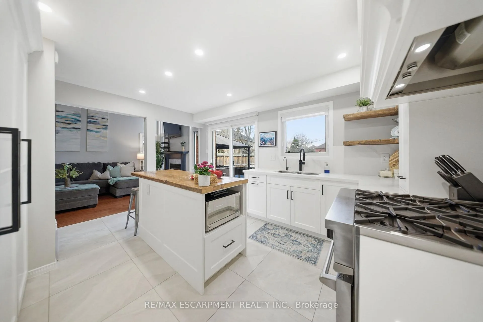Photo 9 of 66 Segwun Road, Hamilton, Waterdown — HOMEH