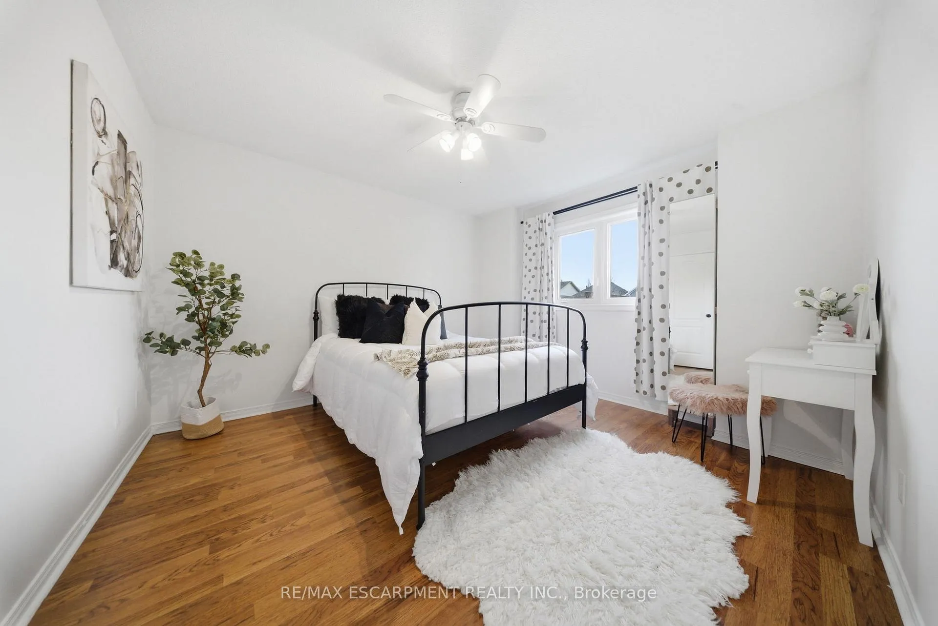 Photo 18 of 66 Segwun Road, Hamilton, Waterdown — HOMEH