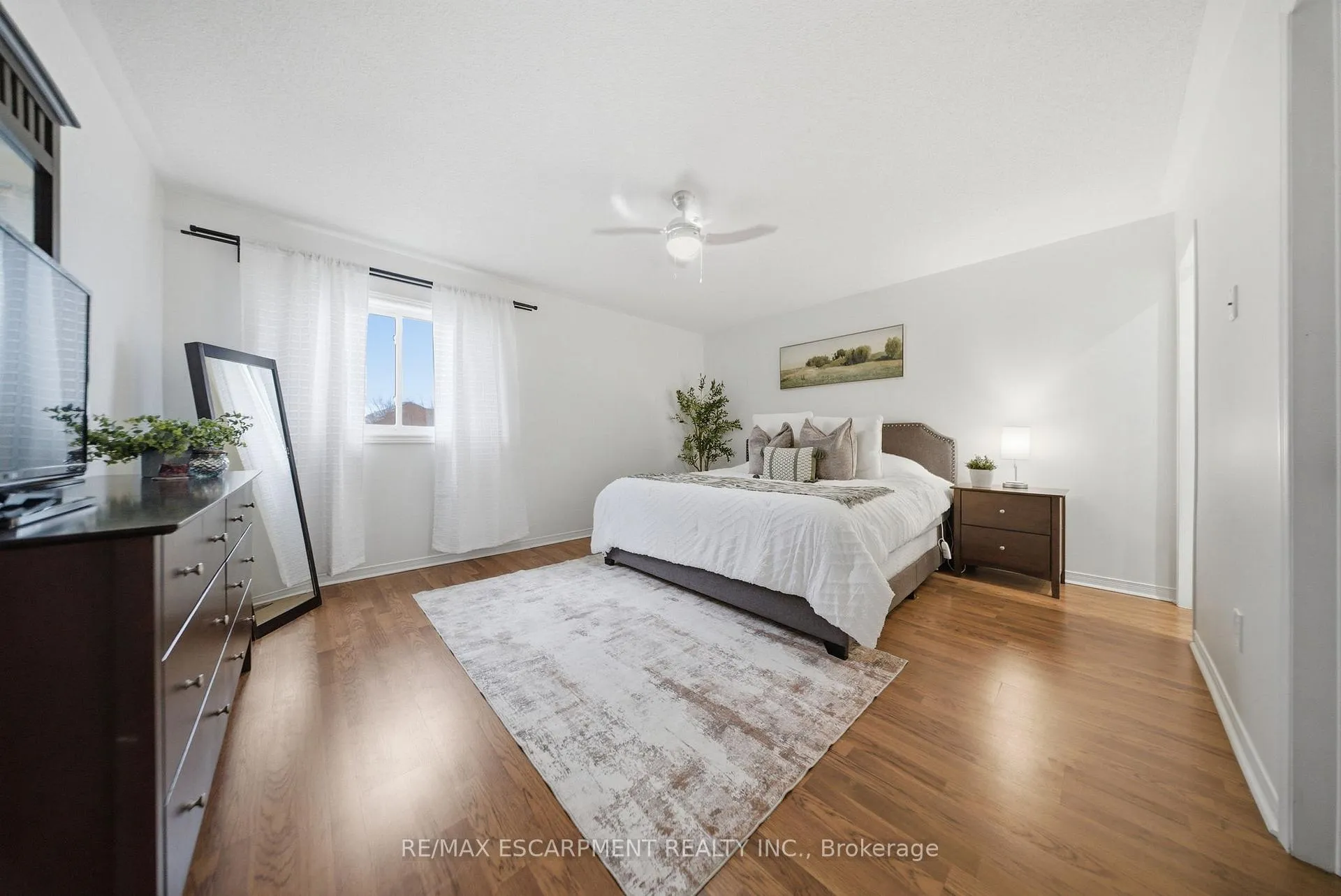Photo 21 of 66 Segwun Road, Hamilton, Waterdown — HOMEH
