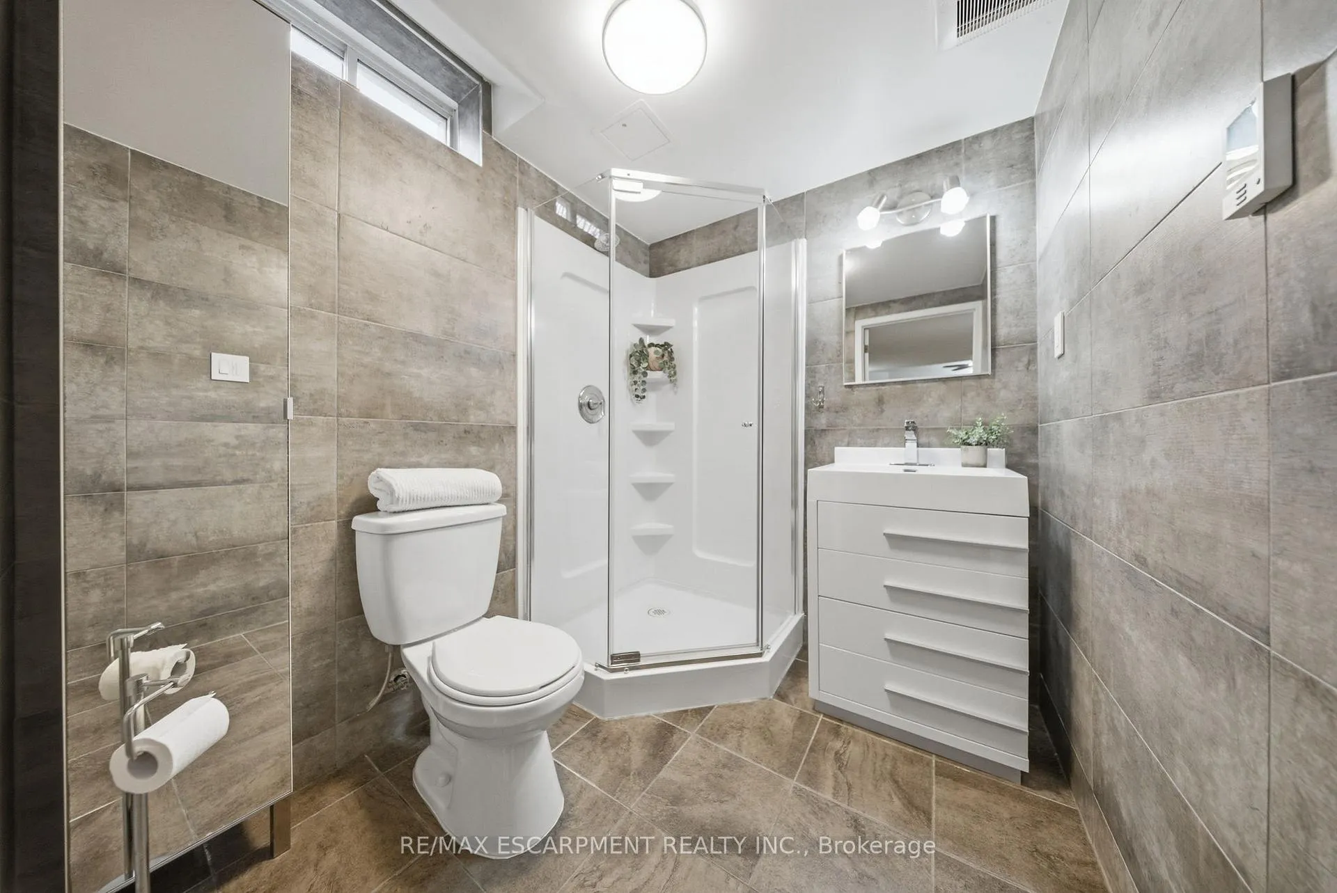 Photo 25 of 66 Segwun Road, Hamilton, Waterdown — HOMEH