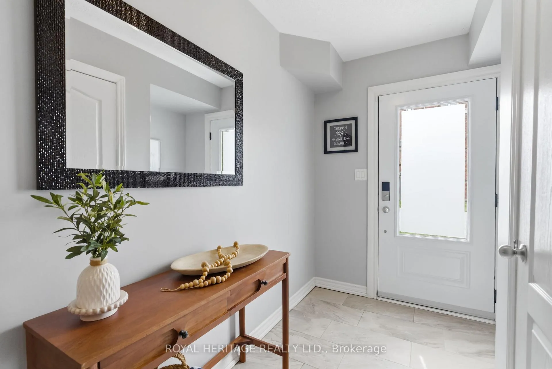Photo 2 of 17 Ken Bromley Lane, Clarington, Bowmanville — HOMEH