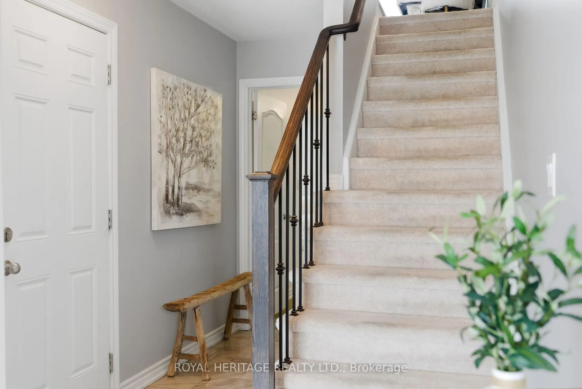 Photo 4 of 17 Ken Bromley Lane, Clarington, Bowmanville — HOMEH