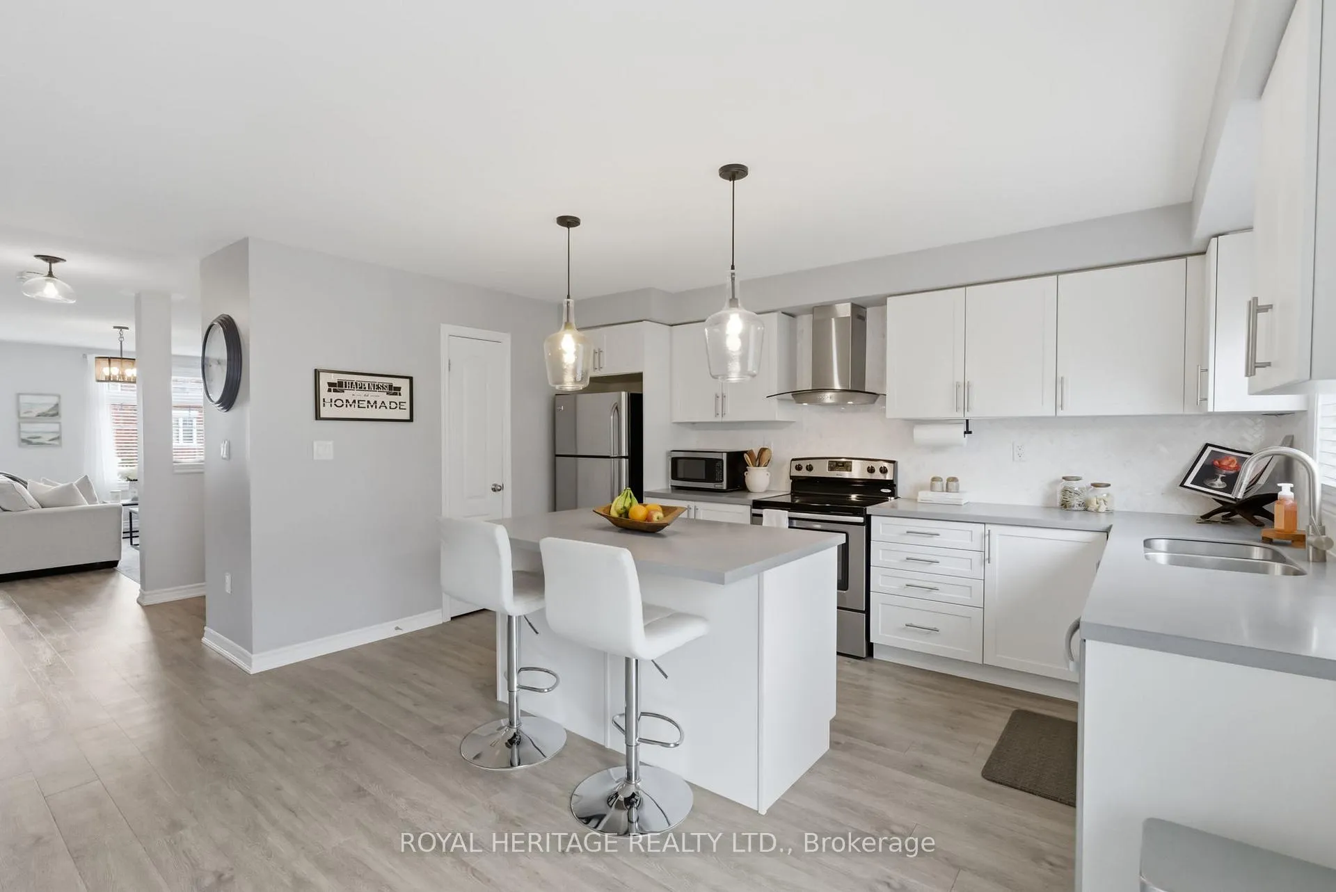Photo 10 of 17 Ken Bromley Lane, Clarington, Bowmanville — HOMEH