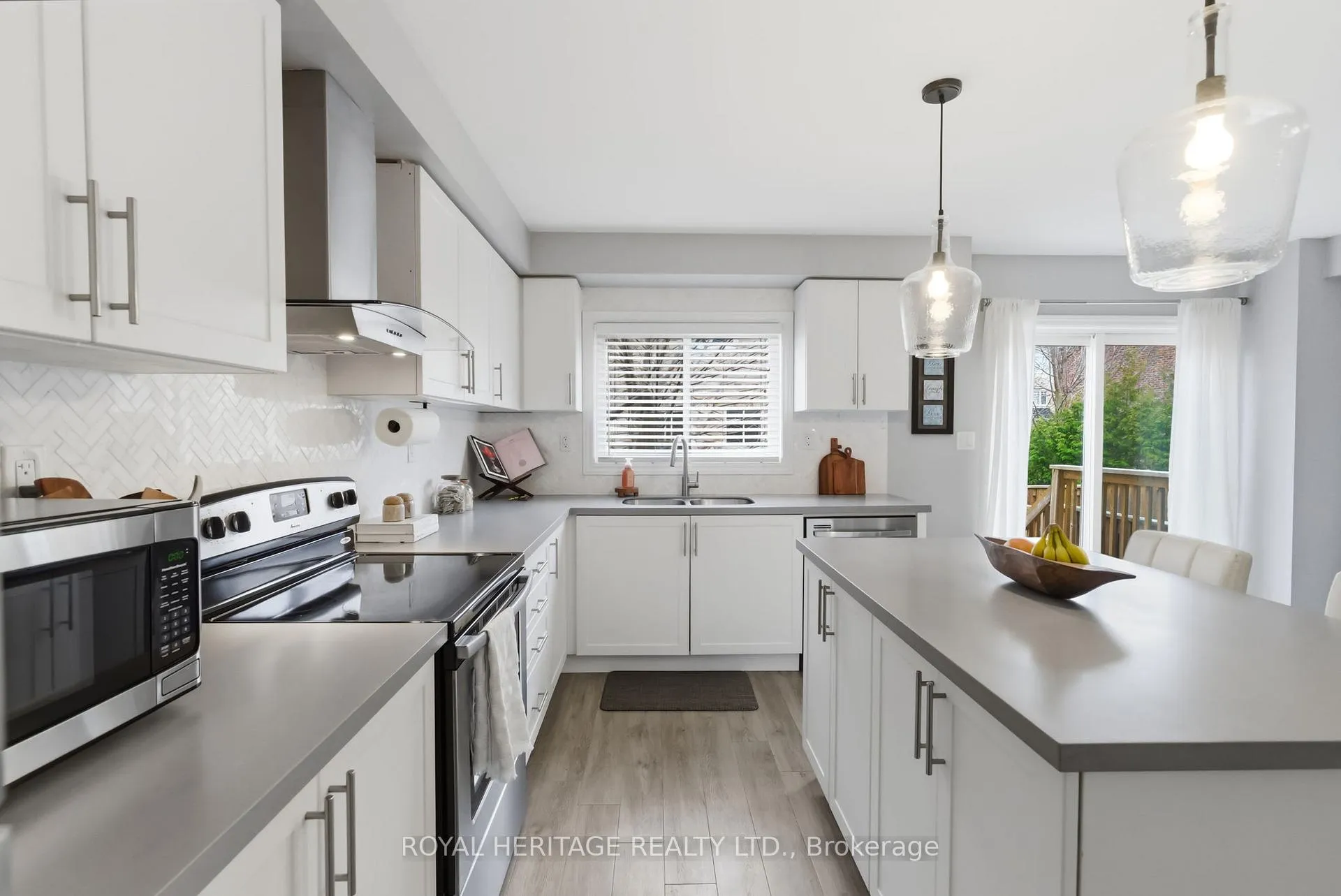 Photo 11 of 17 Ken Bromley Lane, Clarington, Bowmanville — HOMEH