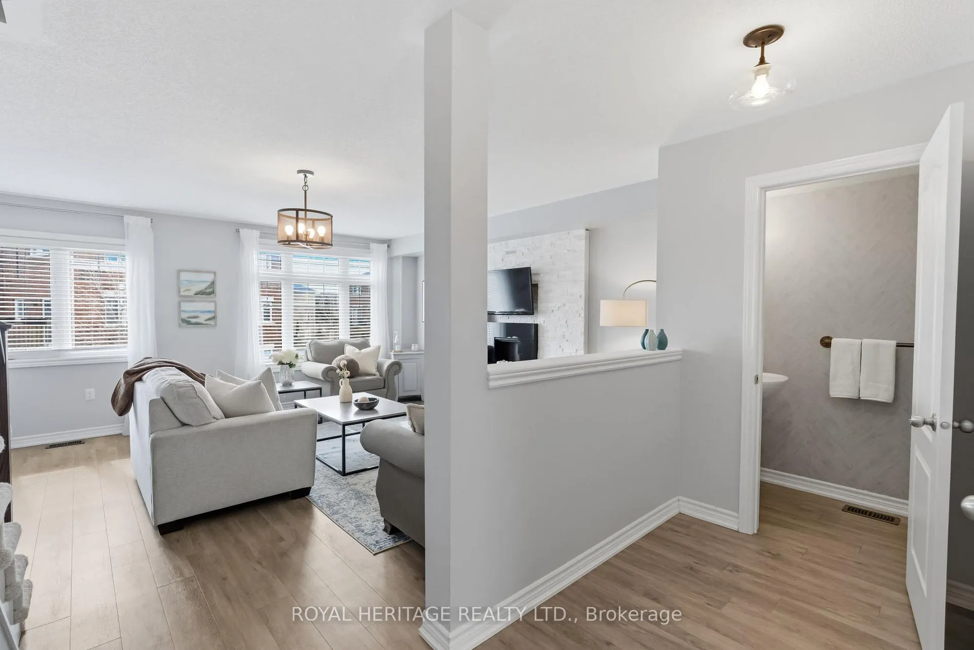 Photo 15 of 17 Ken Bromley Lane, Clarington, Bowmanville — HOMEH
