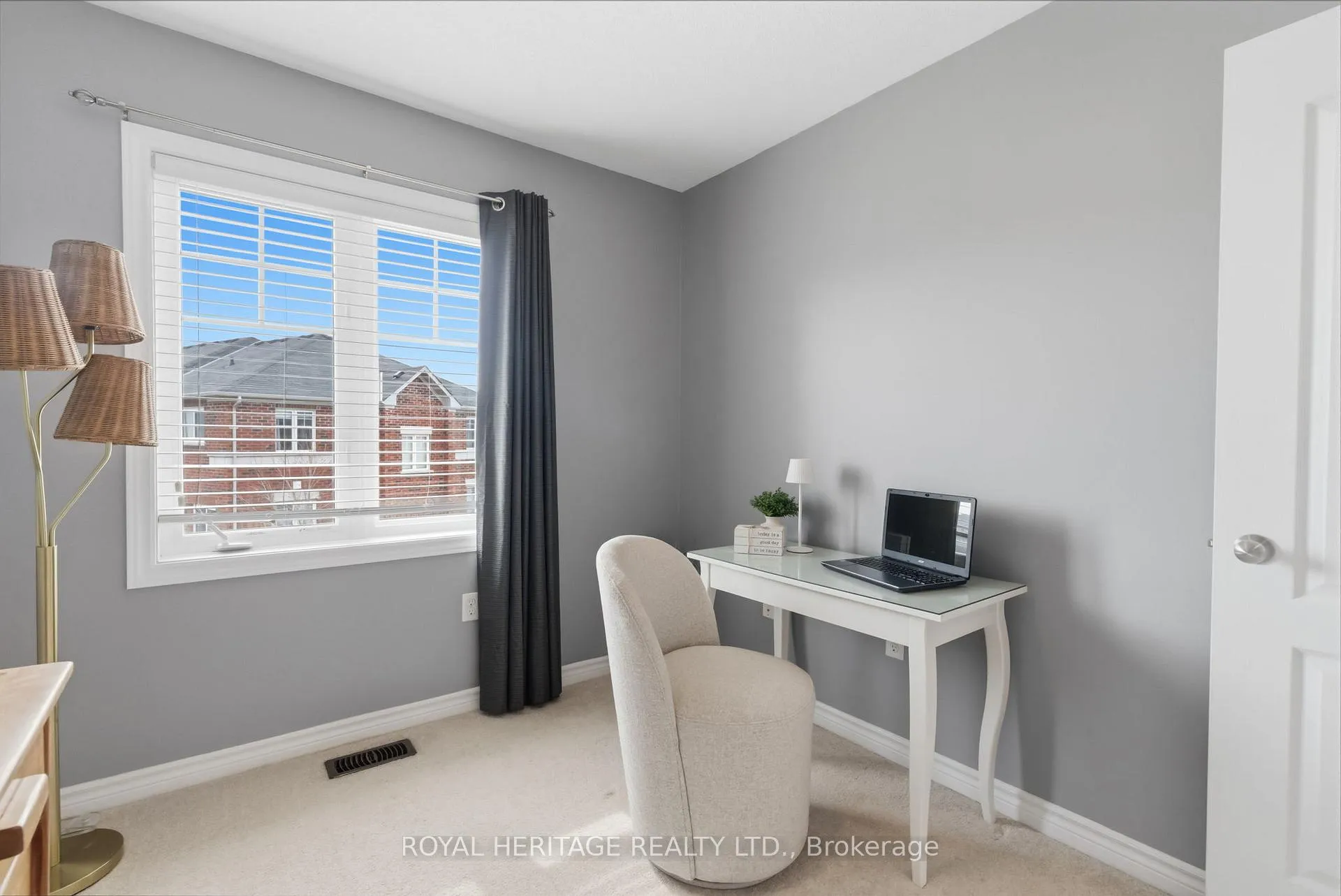 Photo 34 of 17 Ken Bromley Lane, Clarington, Bowmanville — HOMEH