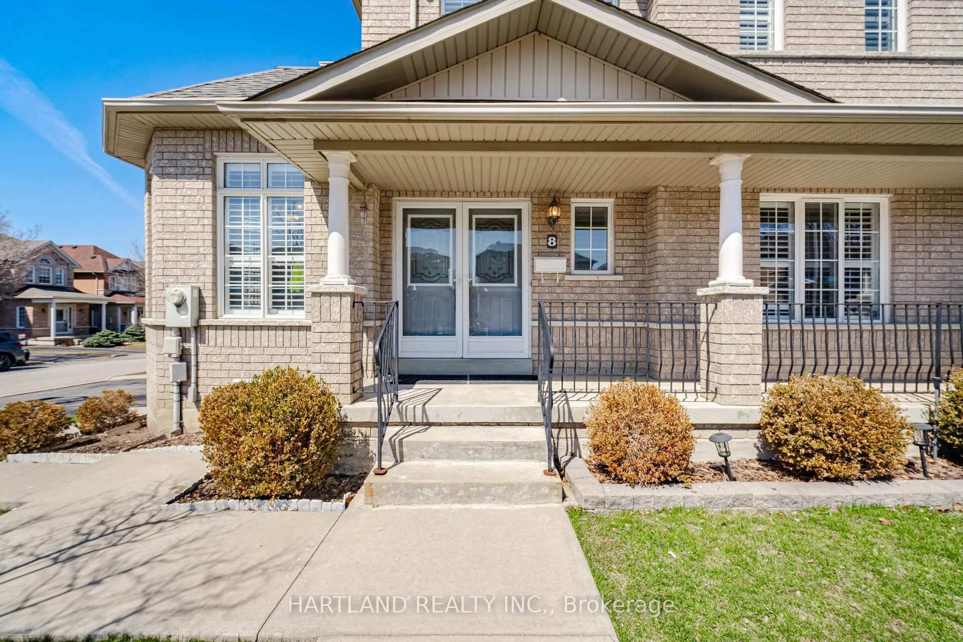 Photo 5 of 8 Westchester Crescent, Markham, Berczy — HOMEH