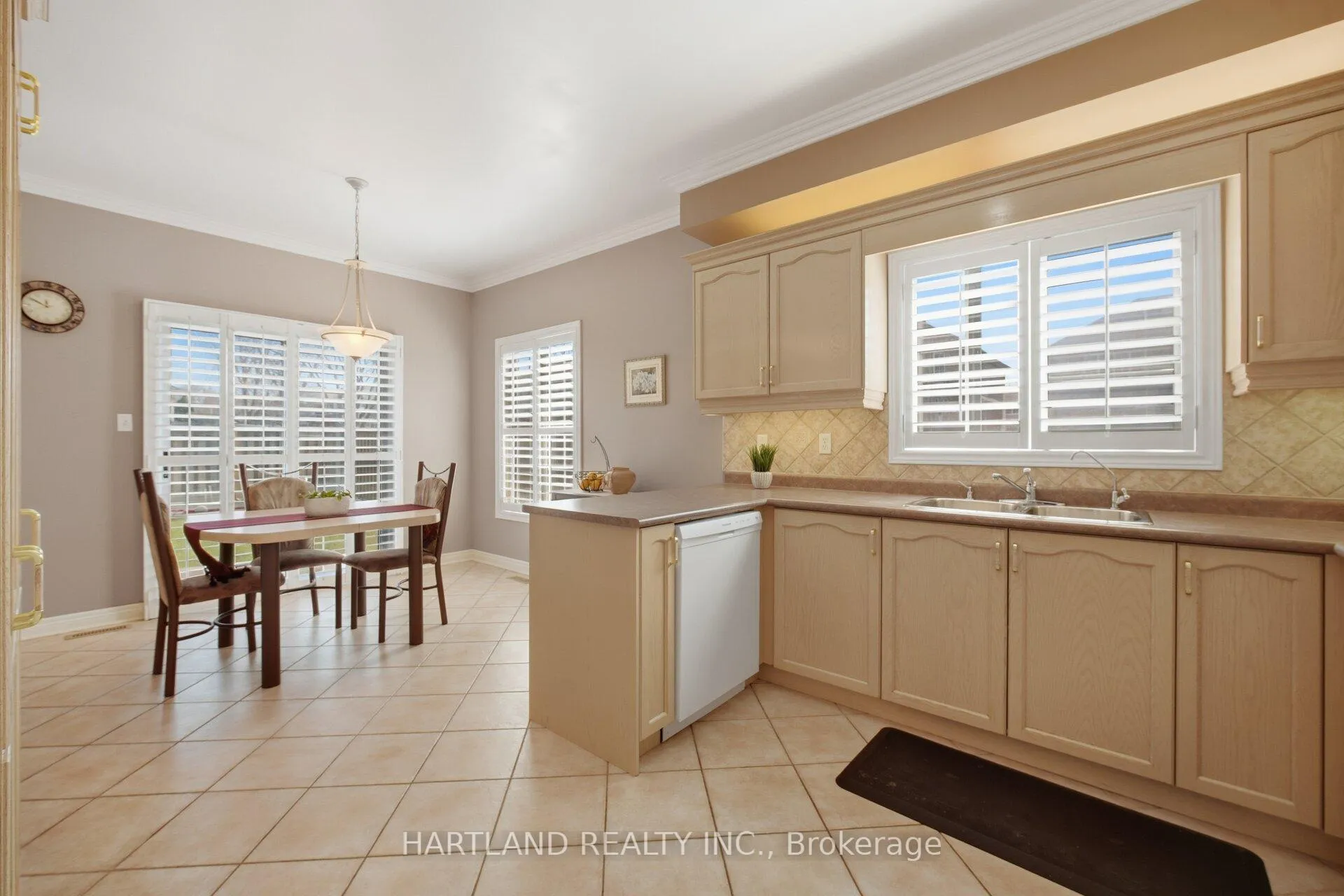 Photo 15 of 8 Westchester Crescent, Markham, Berczy — HOMEH