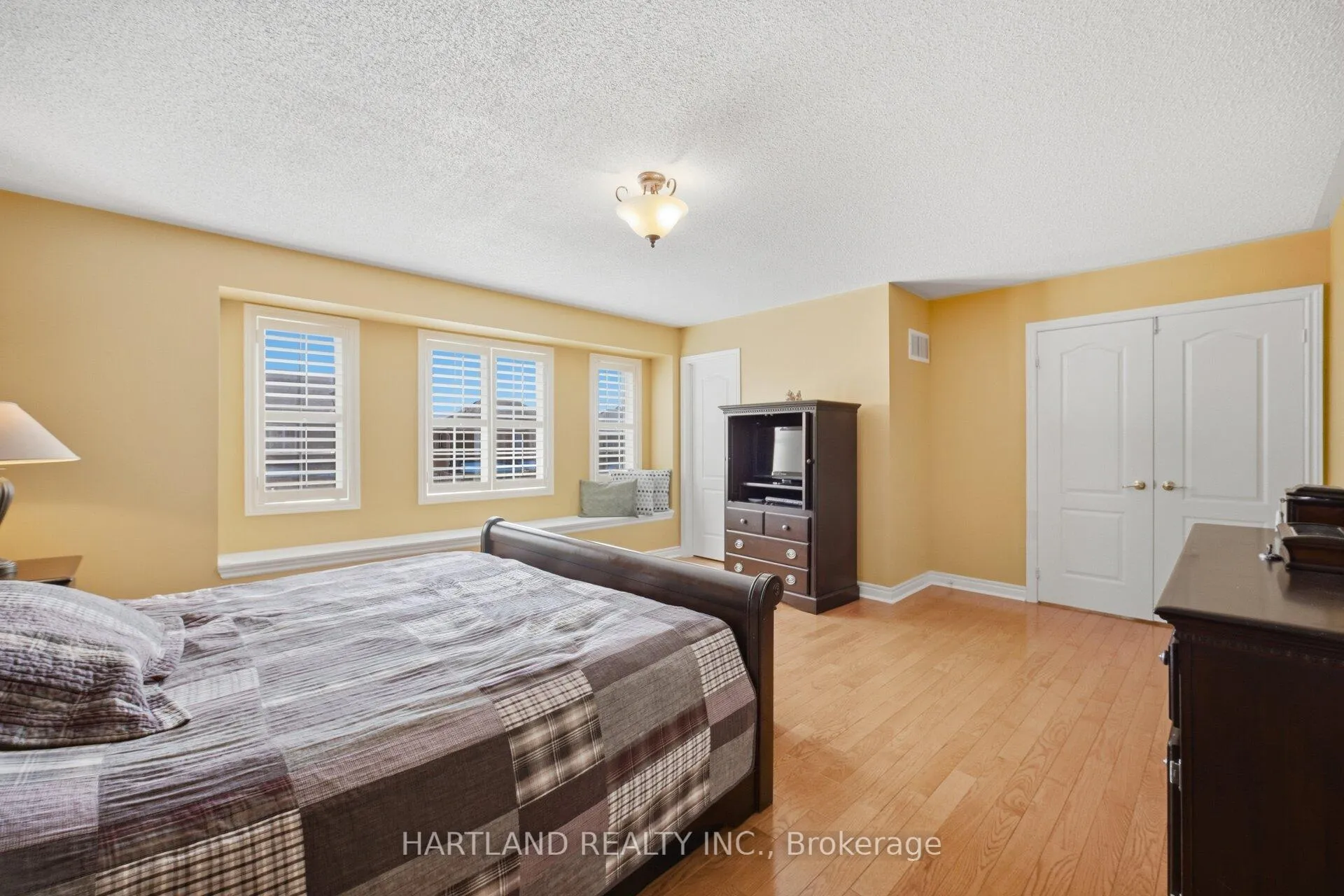 Photo 28 of 8 Westchester Crescent, Markham, Berczy — HOMEH