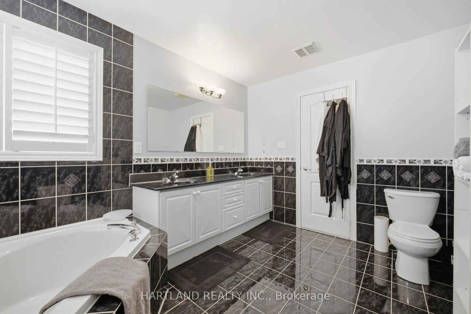 Photo 30 of 8 Westchester Crescent, Markham, Berczy — HOMEH