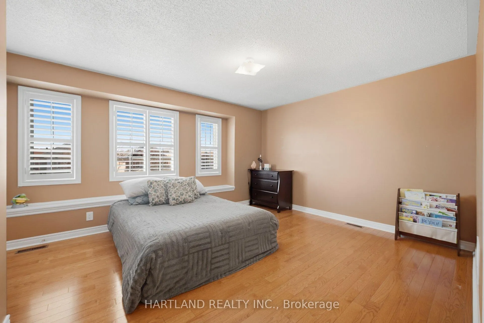 Photo 32 of 8 Westchester Crescent, Markham, Berczy — HOMEH
