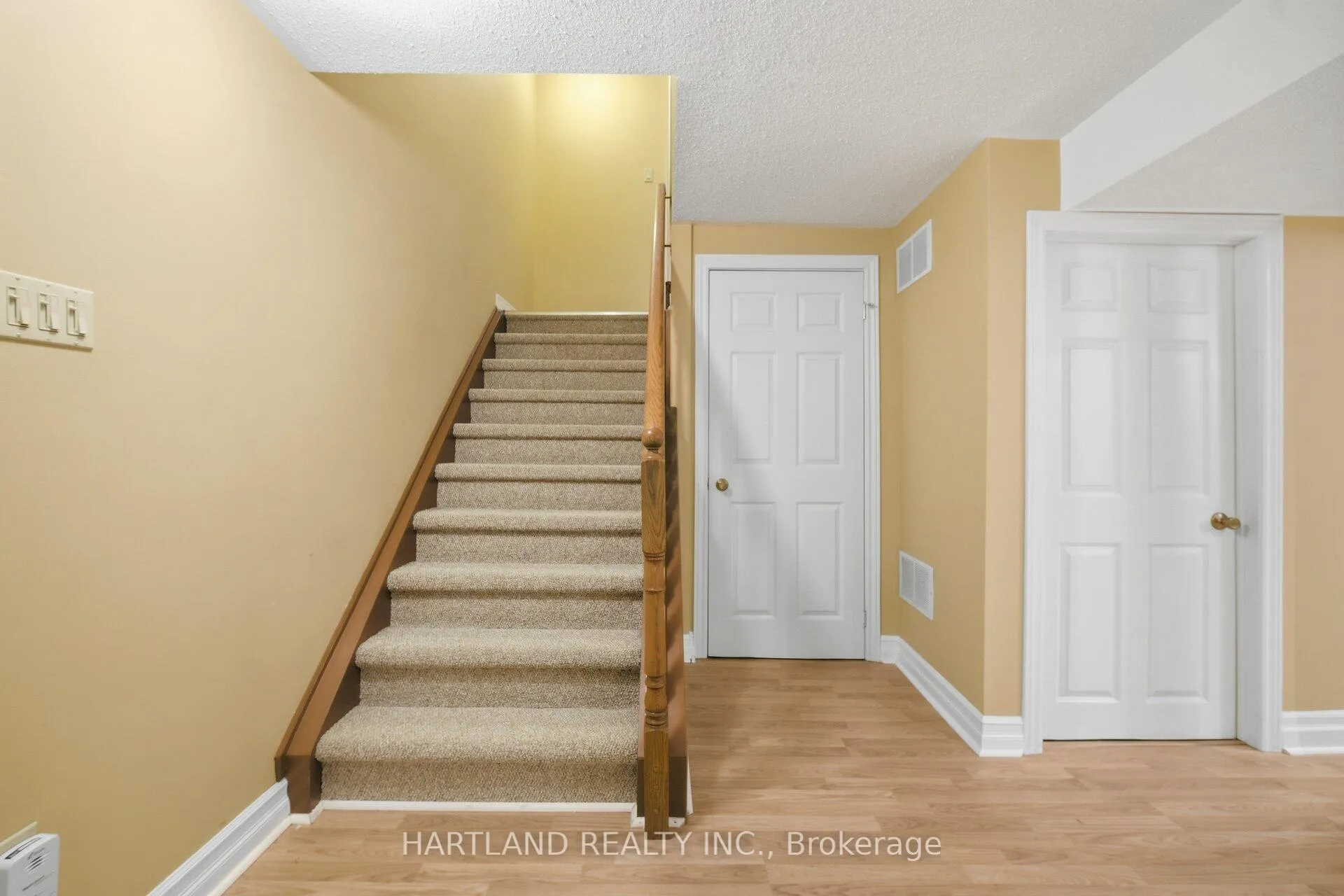 Photo 37 of 8 Westchester Crescent, Markham, Berczy — HOMEH