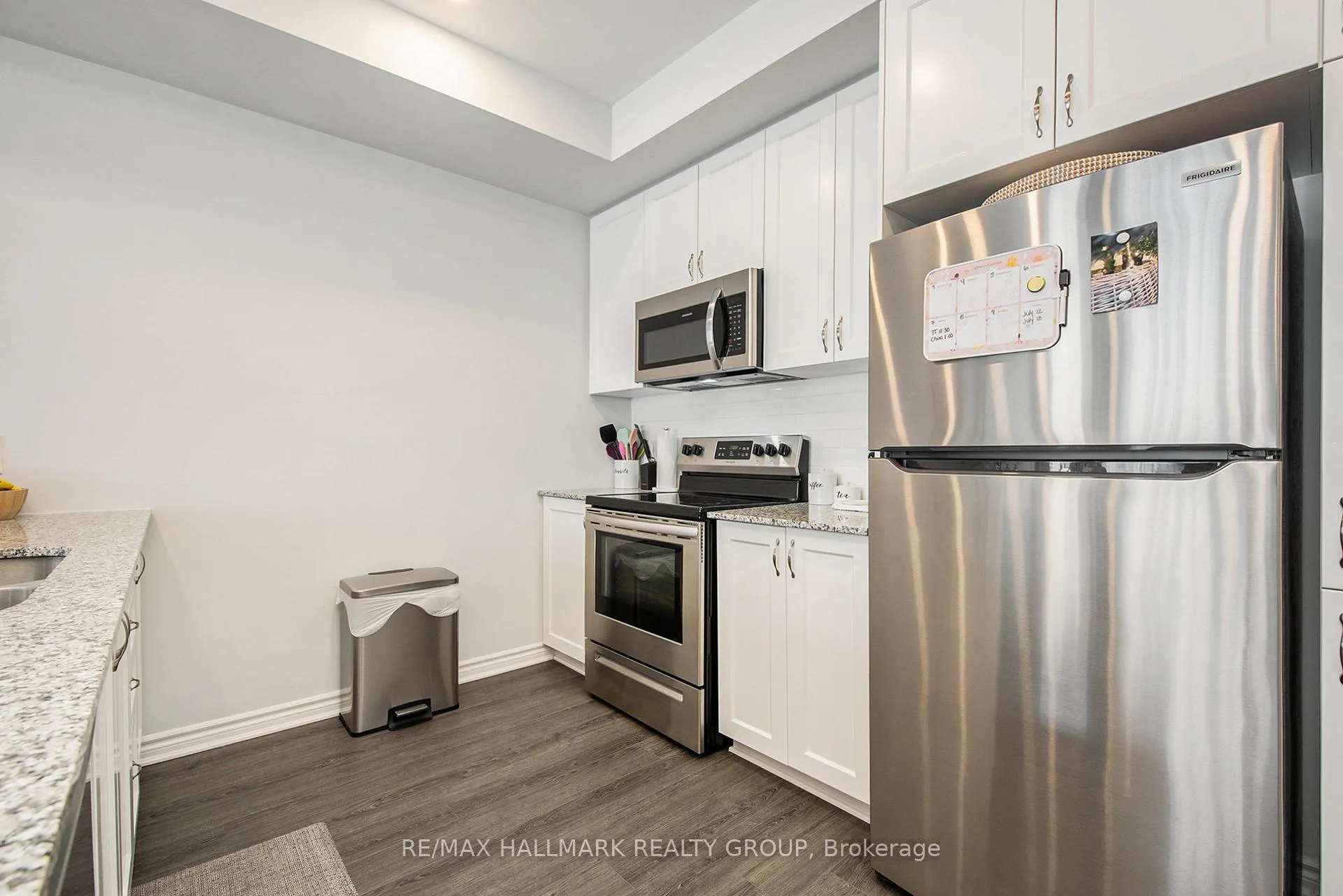 Photo 9 of 814 Mikinak Road, Ottawa, CFB Rockcliffe and Area — HOMEH