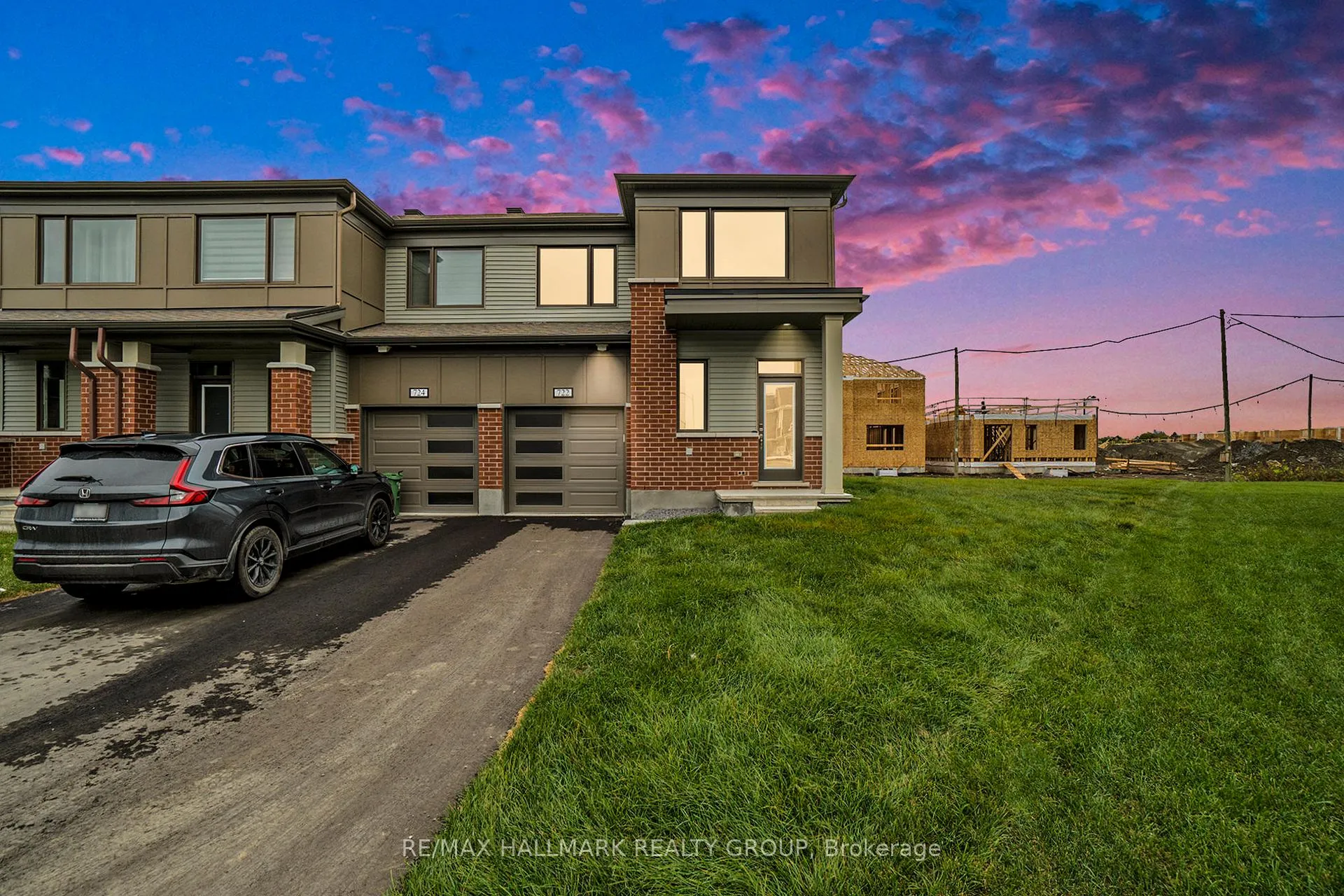 Photo 1 of 722 Quilter Row, Ottawa, Goulbourn Twp From Franktown Rd/South To Rideau — HOMEH