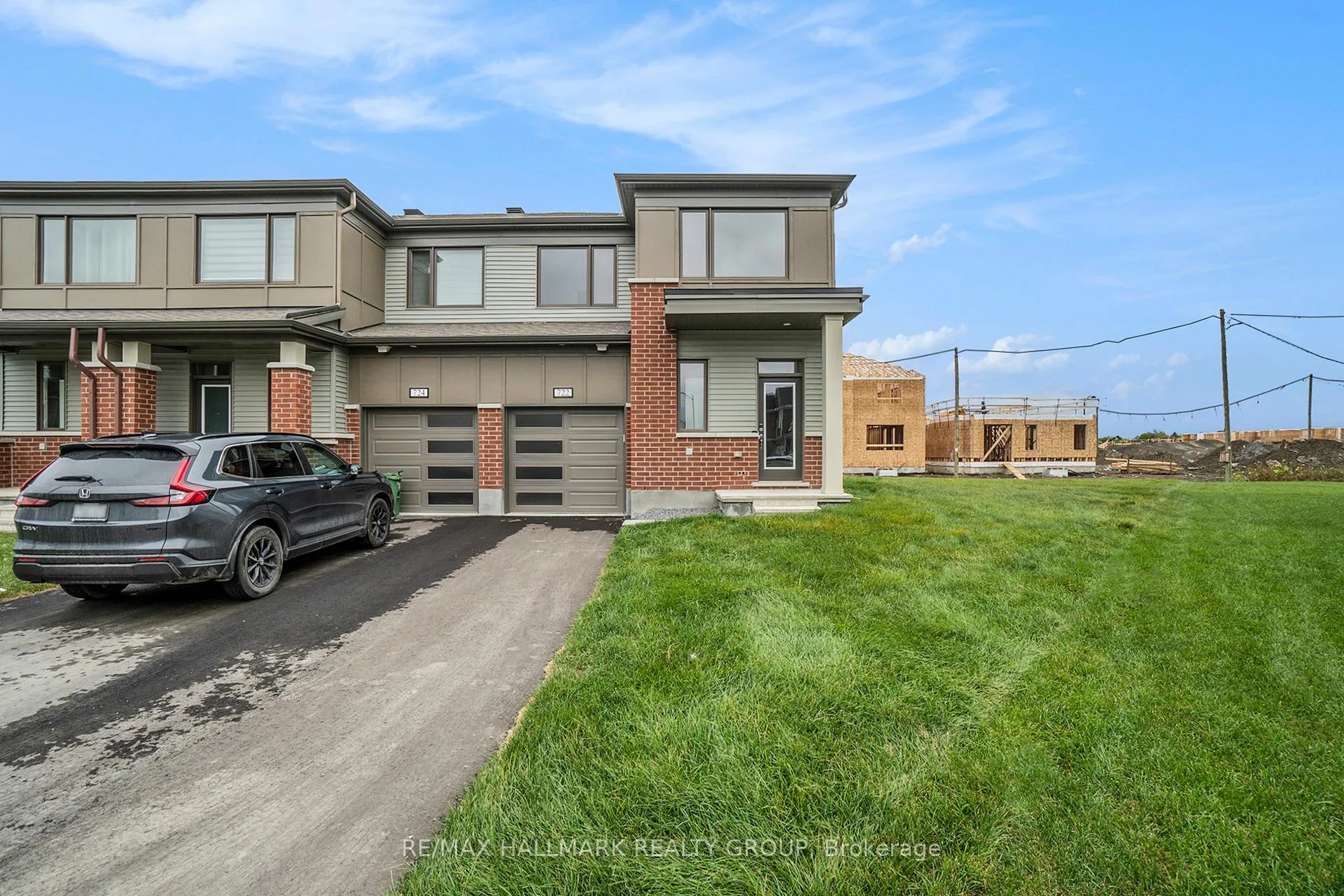 Photo 2 of 722 Quilter Row, Ottawa, Goulbourn Twp From Franktown Rd/South To Rideau — HOMEH